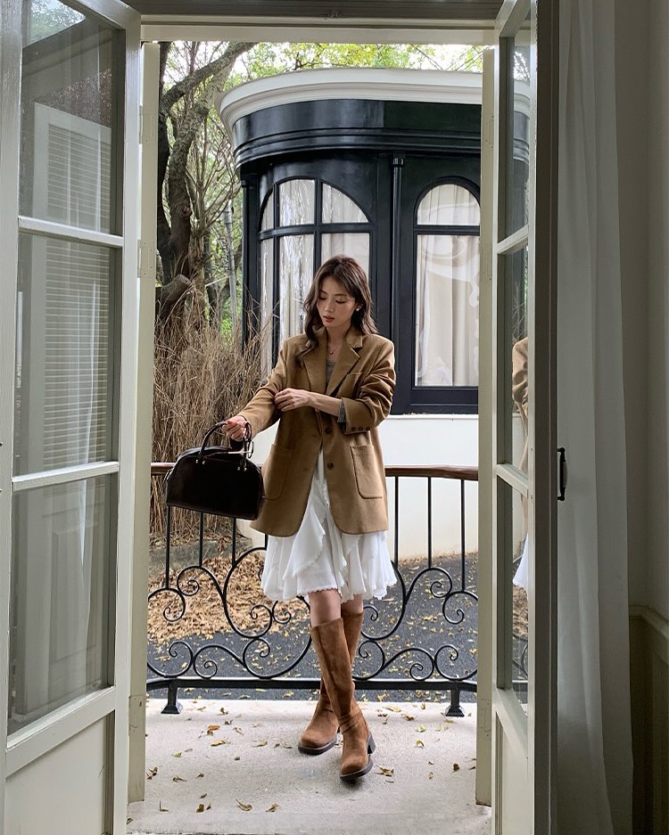 Εξαιρετικά στυλ σακακιών για πάρτι τέλους χρονιάς - Φωτογραφία 2. Những kiểu áo blazer nổi bật cho buổi tiệc cuối năm- Ảnh 2.