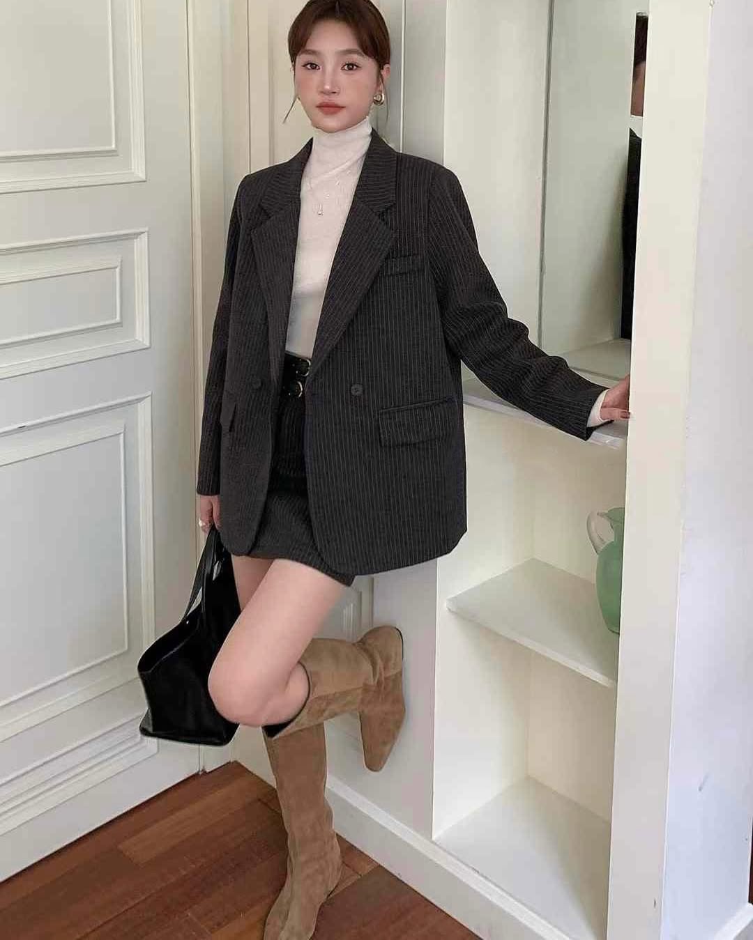 Εξαιρετικά στυλ σακακιών για πάρτι τέλους χρονιάς - Φωτογραφία 3. Những kiểu áo blazer nổi bật cho buổi tiệc cuối năm- Ảnh 3.