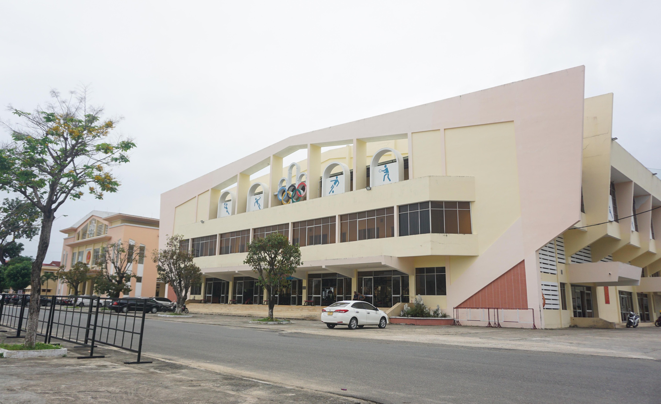 Military Region 5 Stadium 'changes new clothes', ready to welcome football teams - Photo 7.