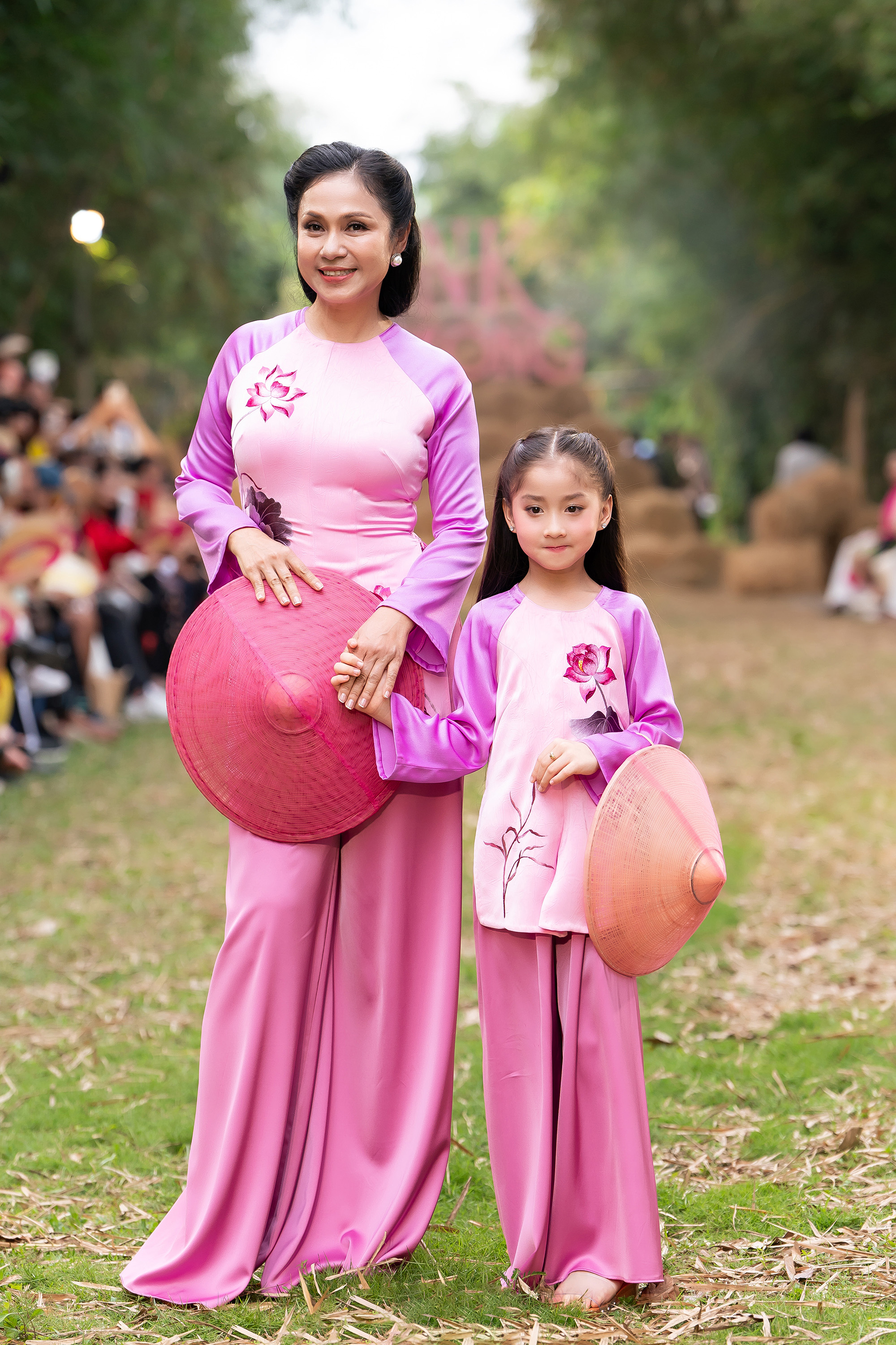 'Người đẹp Tây Đô' Việt Trinh bất ngờ tái xuất sau 2 năm giải nghệ- Ảnh 3.