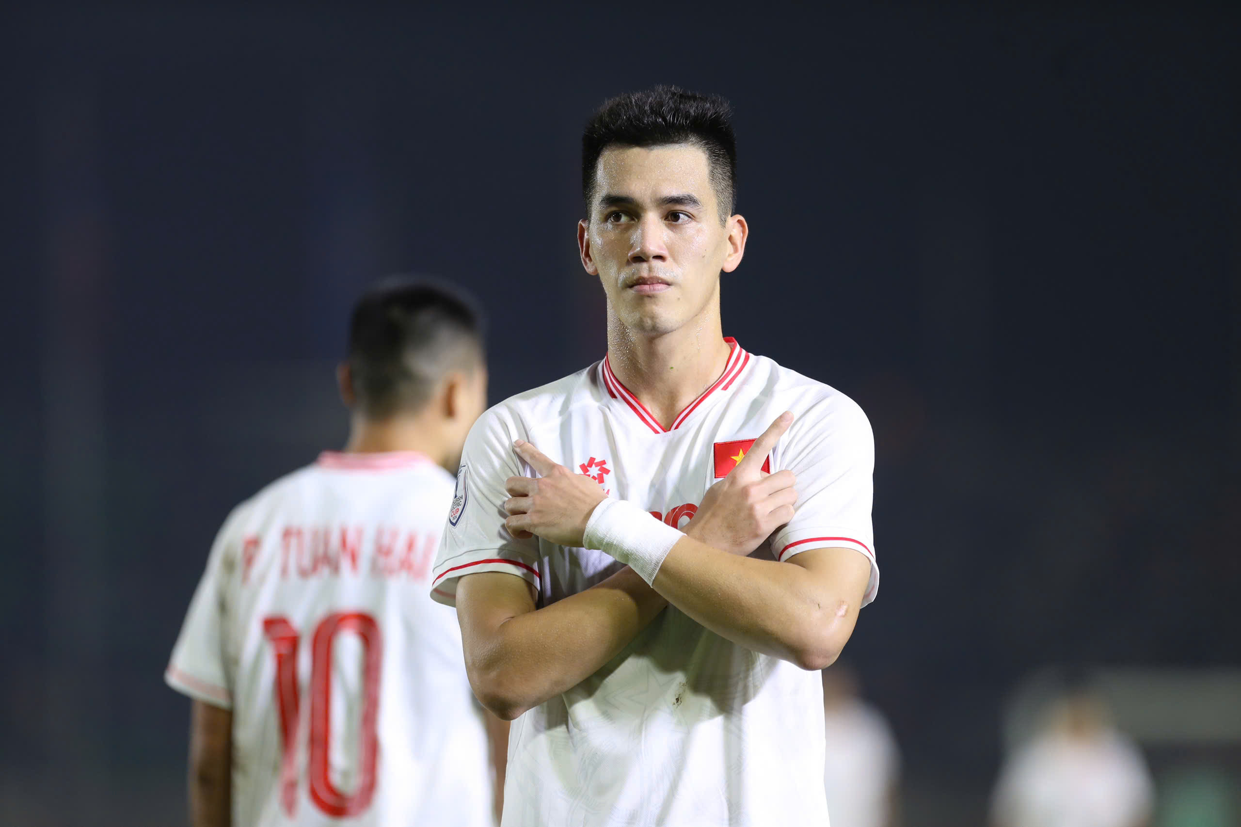 AFF Cup: Viet Tri's field is beautiful, can the Vietnamese team play beautifully? - Photo 2.