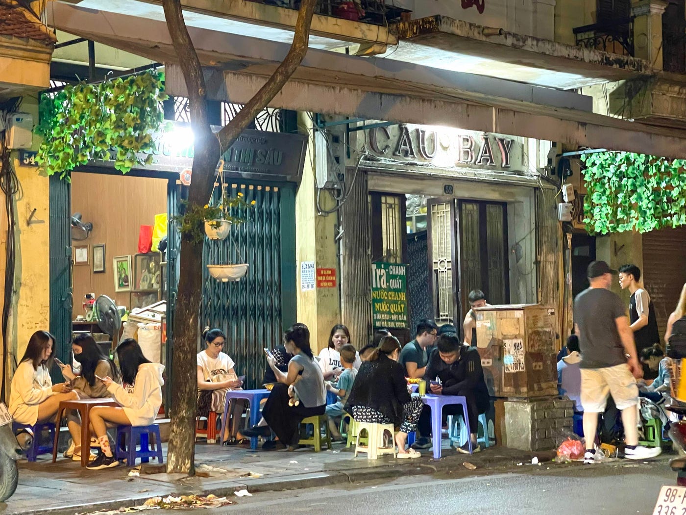 Báo Mỹ gợi ý 5 quán ăn đường phố Hà Nội xứng đáng có mặt trong Michelin- Ảnh 4.
