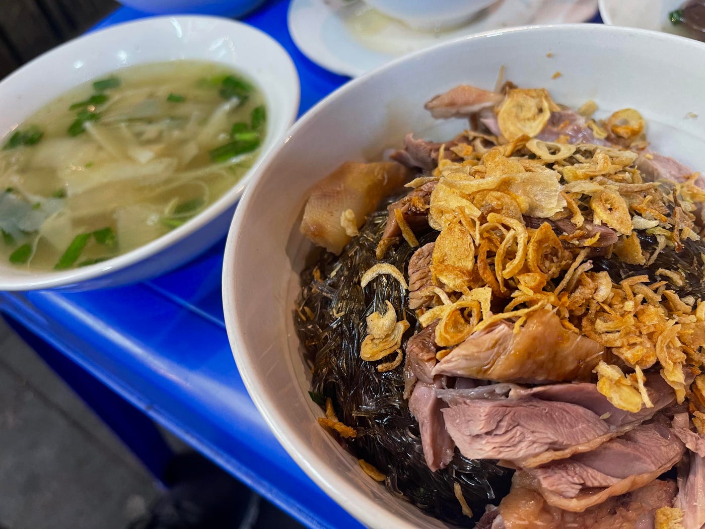 Báo Mỹ gợi ý 5 quán ăn đường phố Hà Nội xứng đáng có mặt trong Michelin- Ảnh 6.