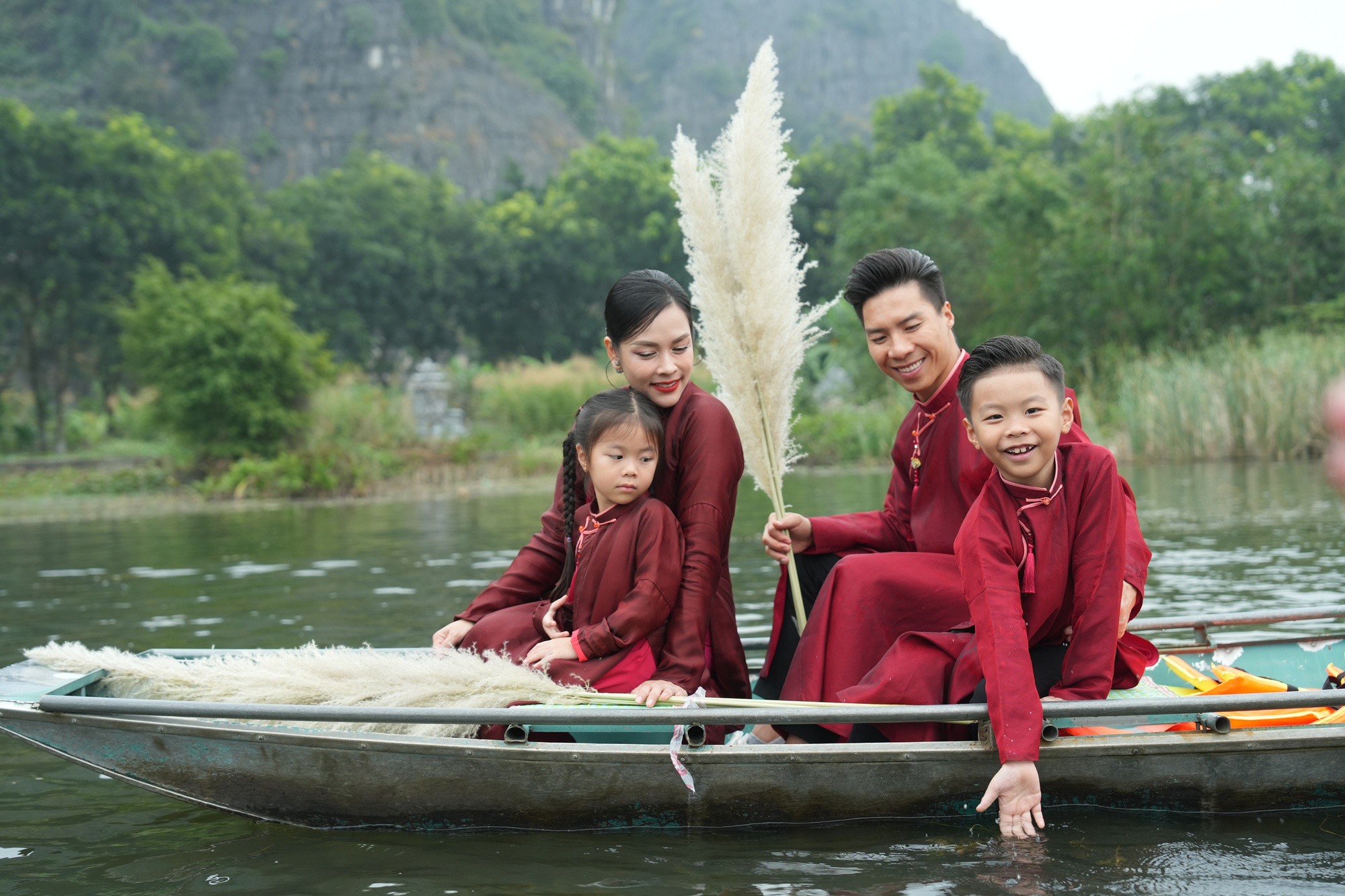 Quốc Nghiệp - Ngọc Mai gác công việc đón tết cùng hai con- Ảnh 1.