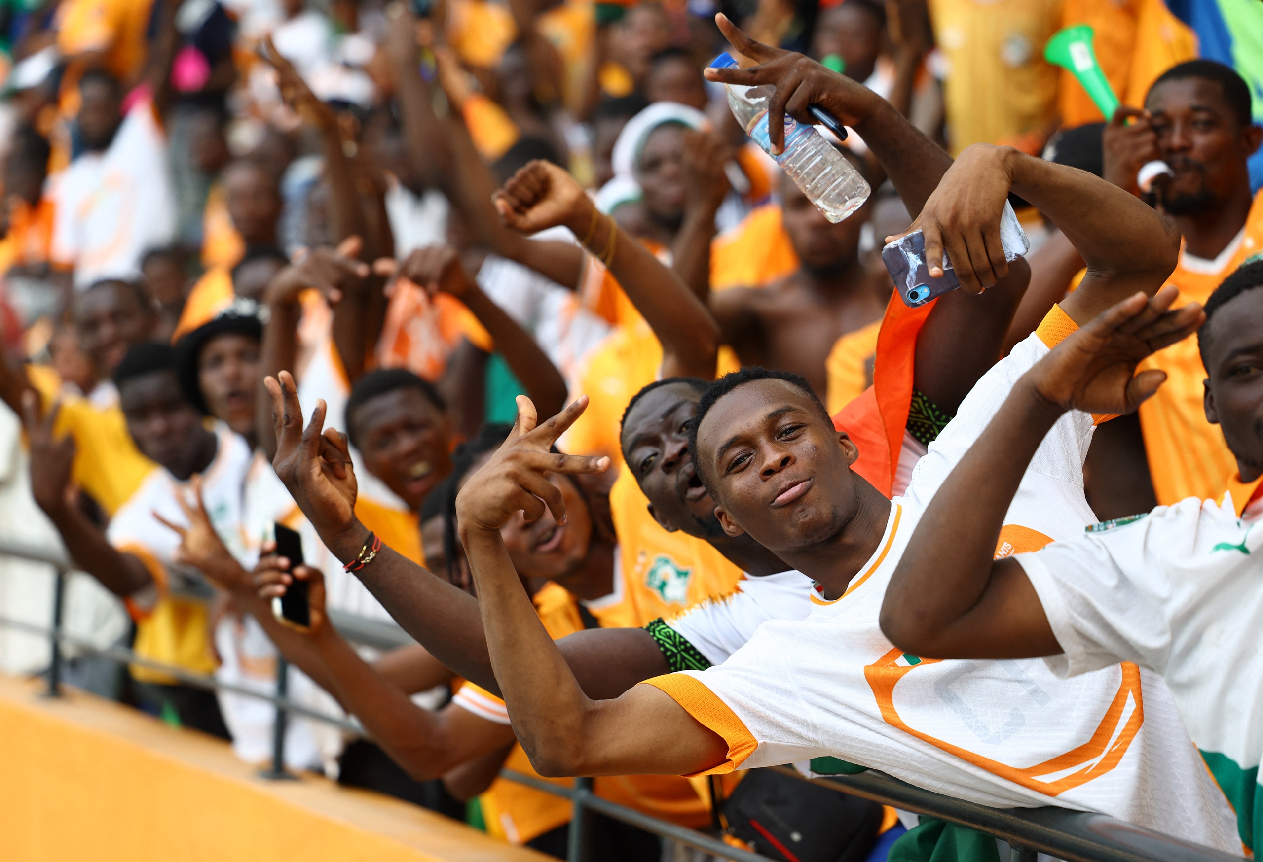 Tình cảnh trái ngược giữa đội tuyển Nigeria và Bờ Biển Ngà sau trận chung kết AFCON- Ảnh 12.