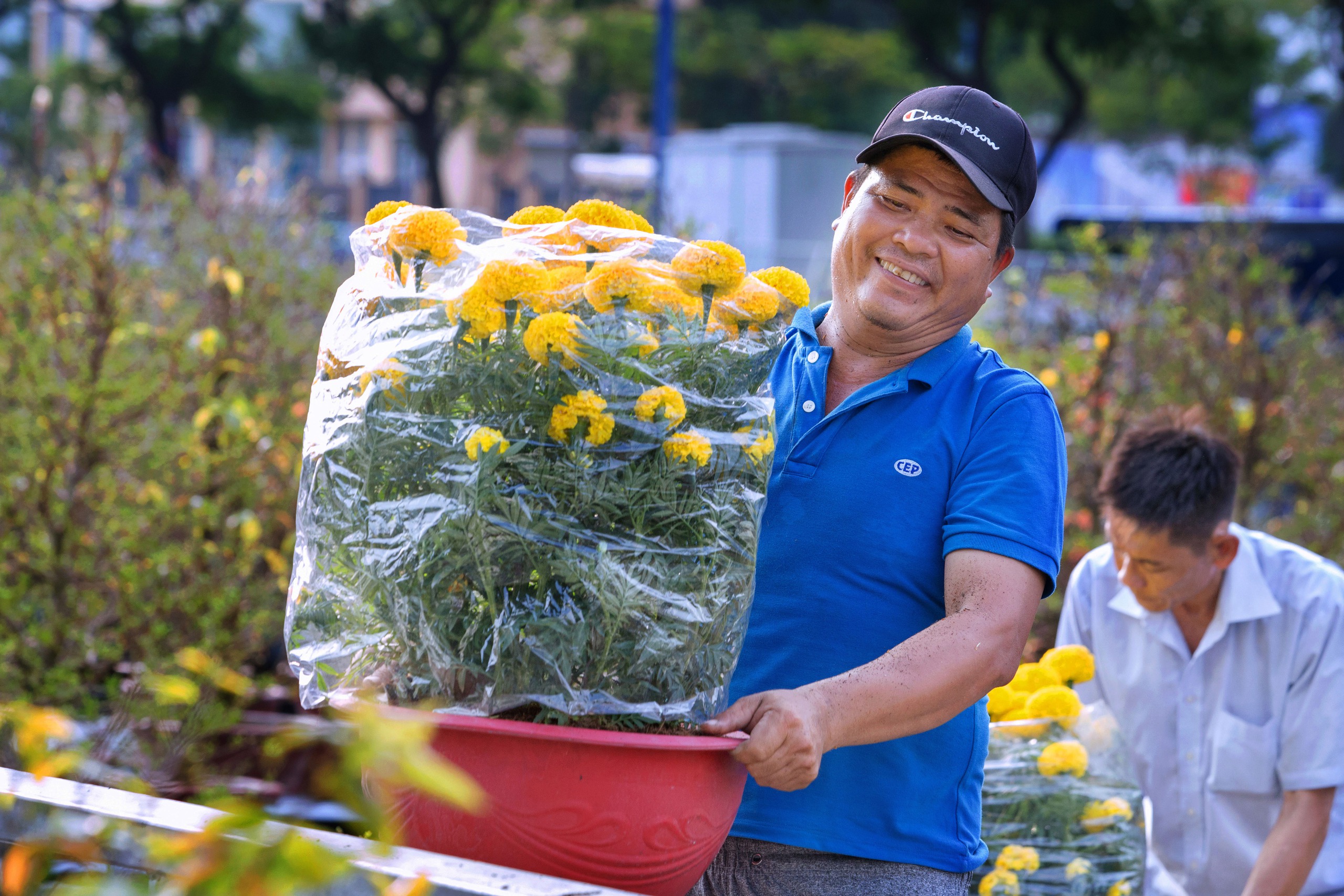 Thi ảnh Khát vọng năm rồng: Hoa xuân trên bến dưới thuyền ở TP.HCM- Ảnh 2.