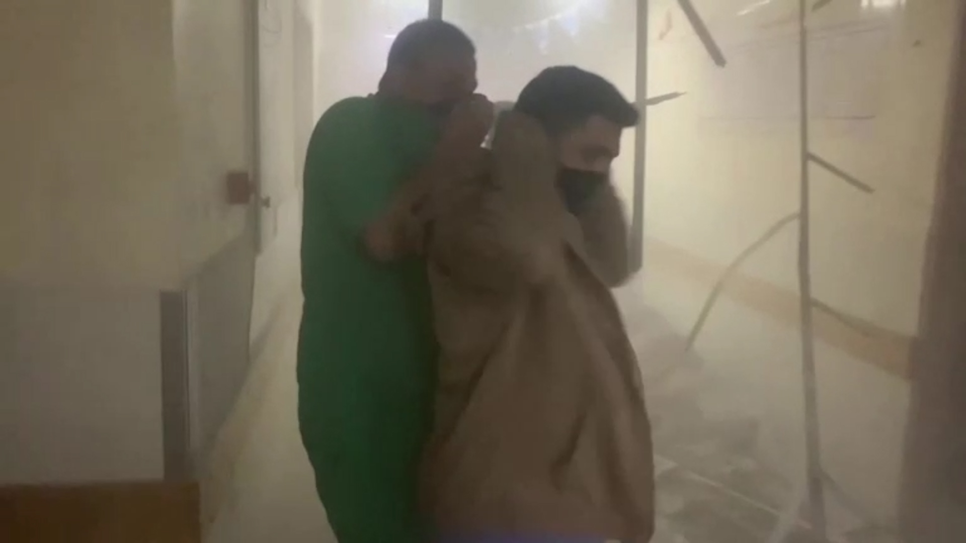 Israel đột kích bệnh viện Gaza, nhân chứng nói gì?- Ảnh 1.