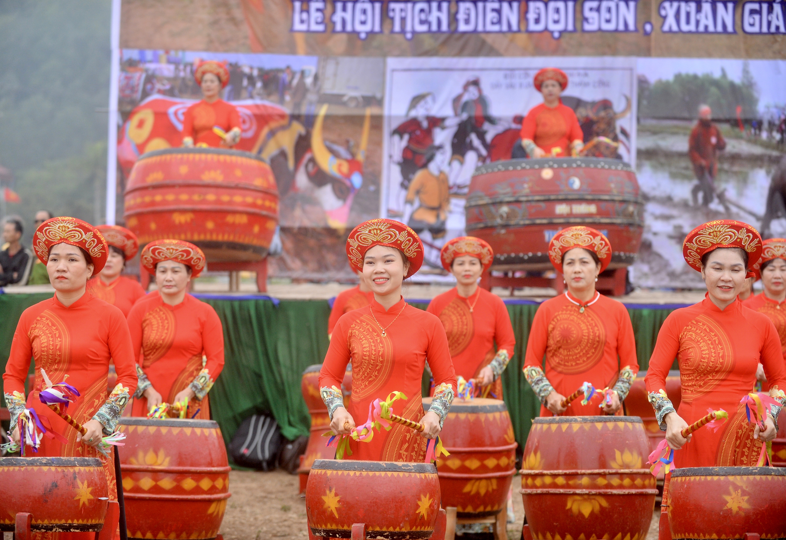 Về Hà Nam xem 'vua đi cày' trong lễ hội Tịch điền- Ảnh 6.