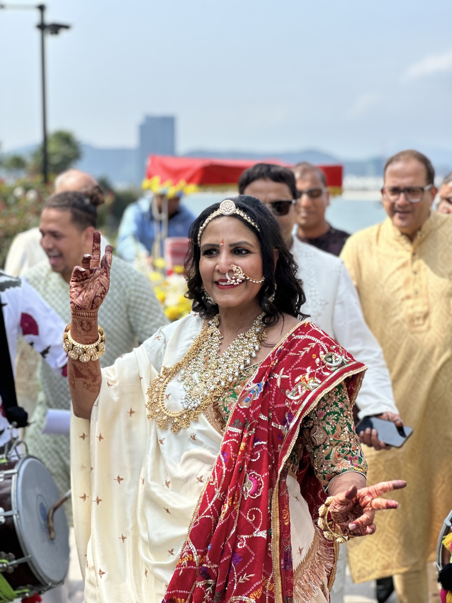 Tỉ phú Ấn Độ bao trọn resort tổ chức đám cưới lộng lẫy trên vịnh Hạ Long
- Ảnh 9.