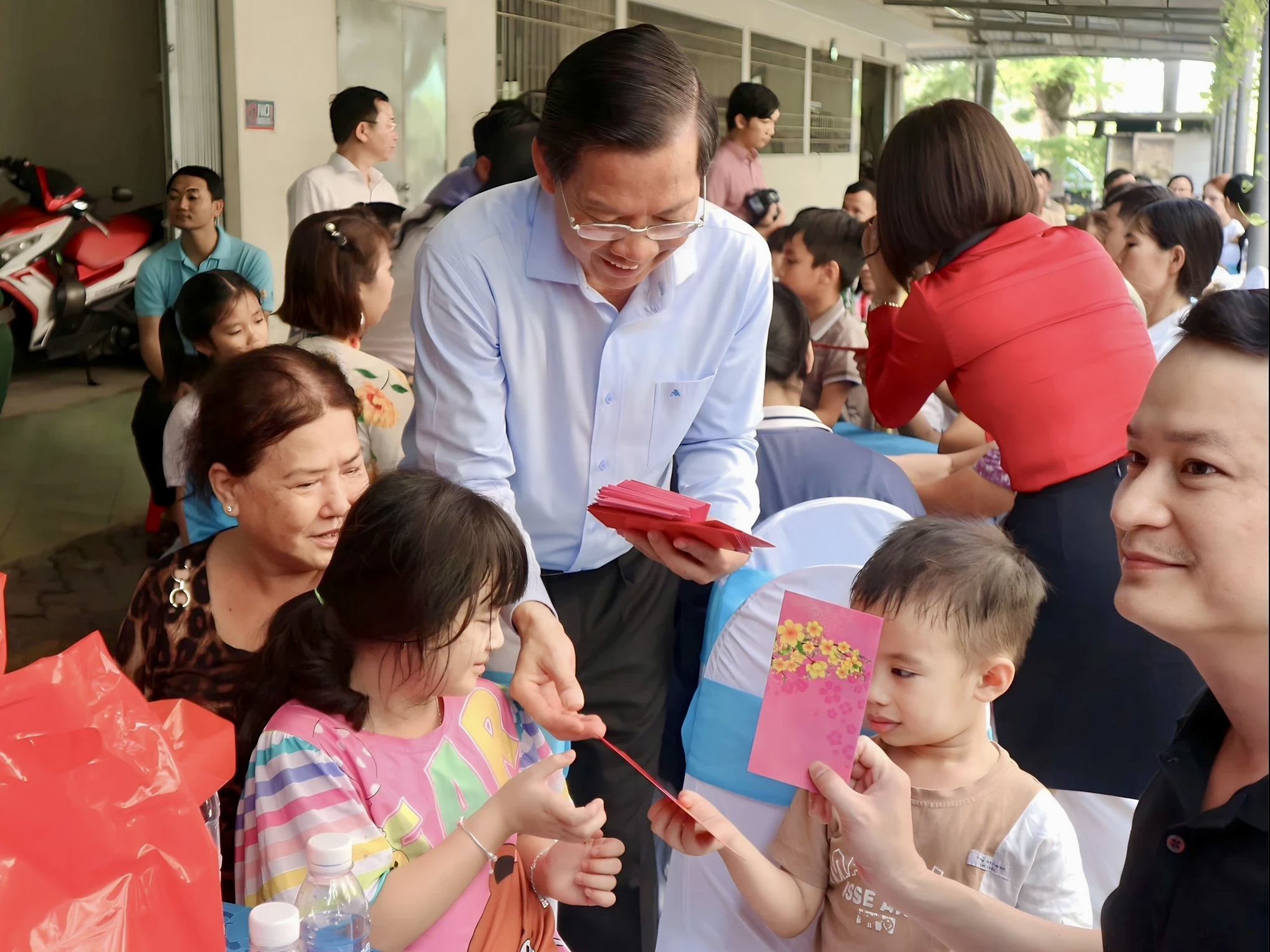 Chăm lo tết cho người lao động tại nhà lưu trú công nhân khu công nghiệp Hiệp Phước (H.Nhà Bè) dịp Tết Nguyên đán 2024