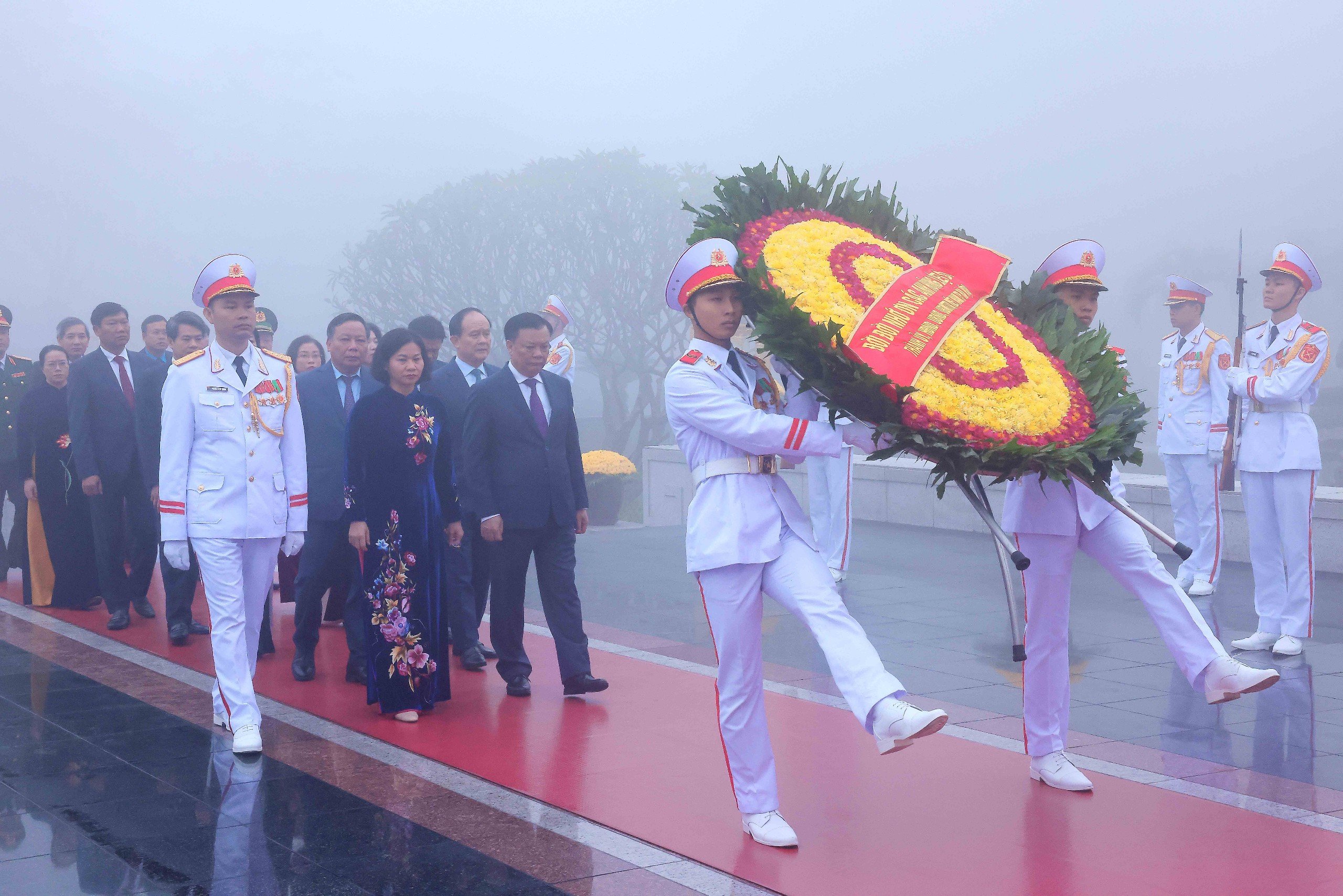 Lãnh đạo Đảng, Nhà nước vào Lăng viếng Chủ tịch Hồ Chí Minh- Ảnh 12.