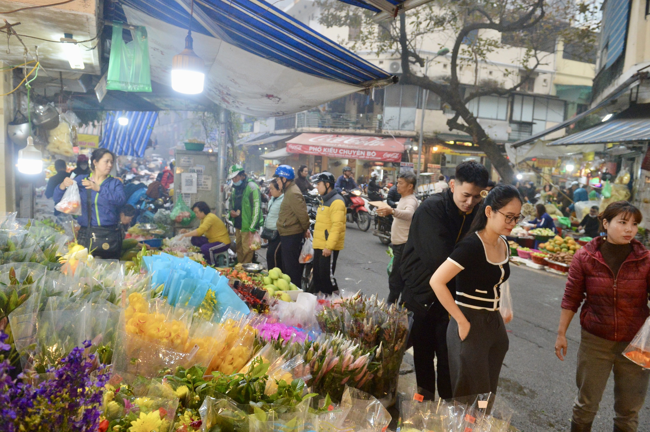 Gà cánh tiên giá gần 1 triệu, chủ cửa hàng 'hốt bạc' ngày cúng Táo quân- Ảnh 10.