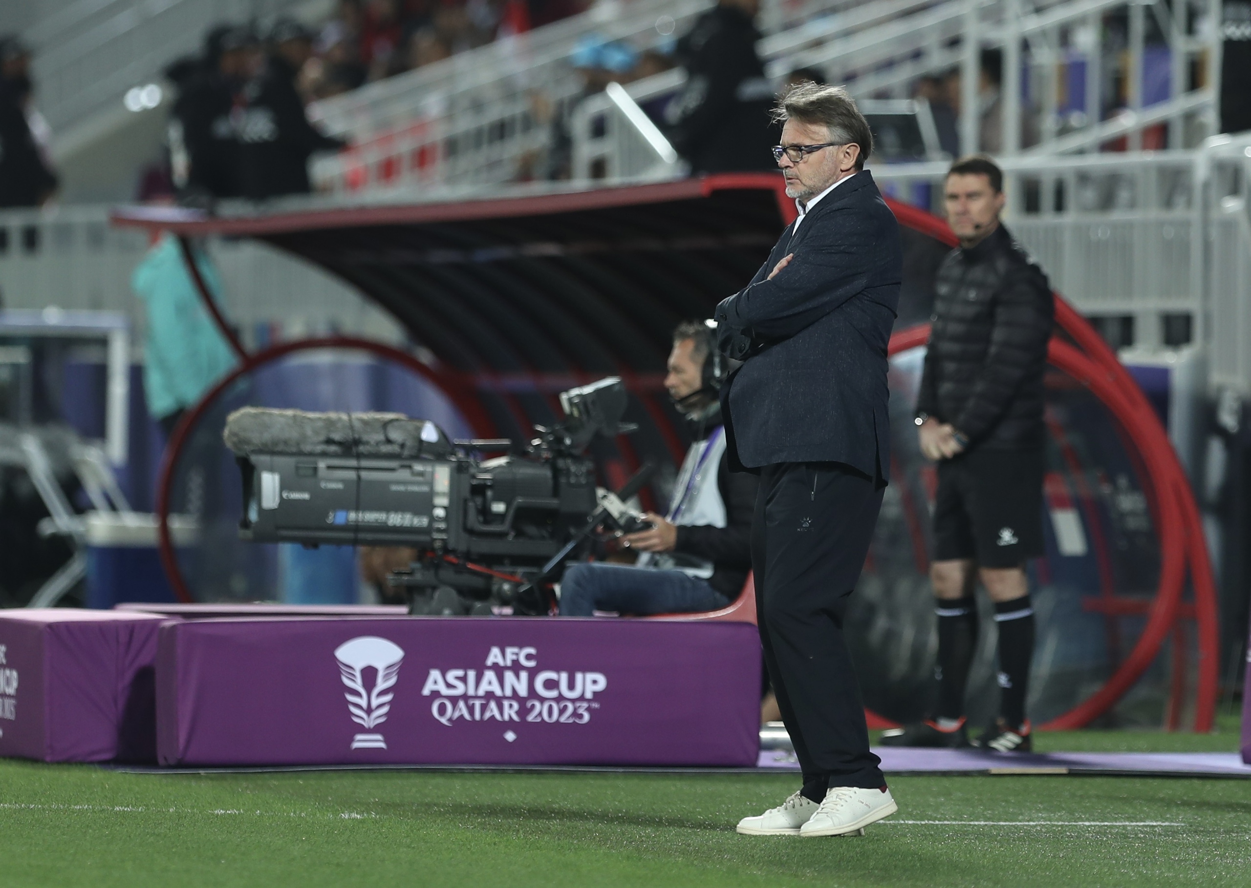 HLV Philippe Troussier buộc phải vượt qua Indonesia tại vòng loại World Cup 2026