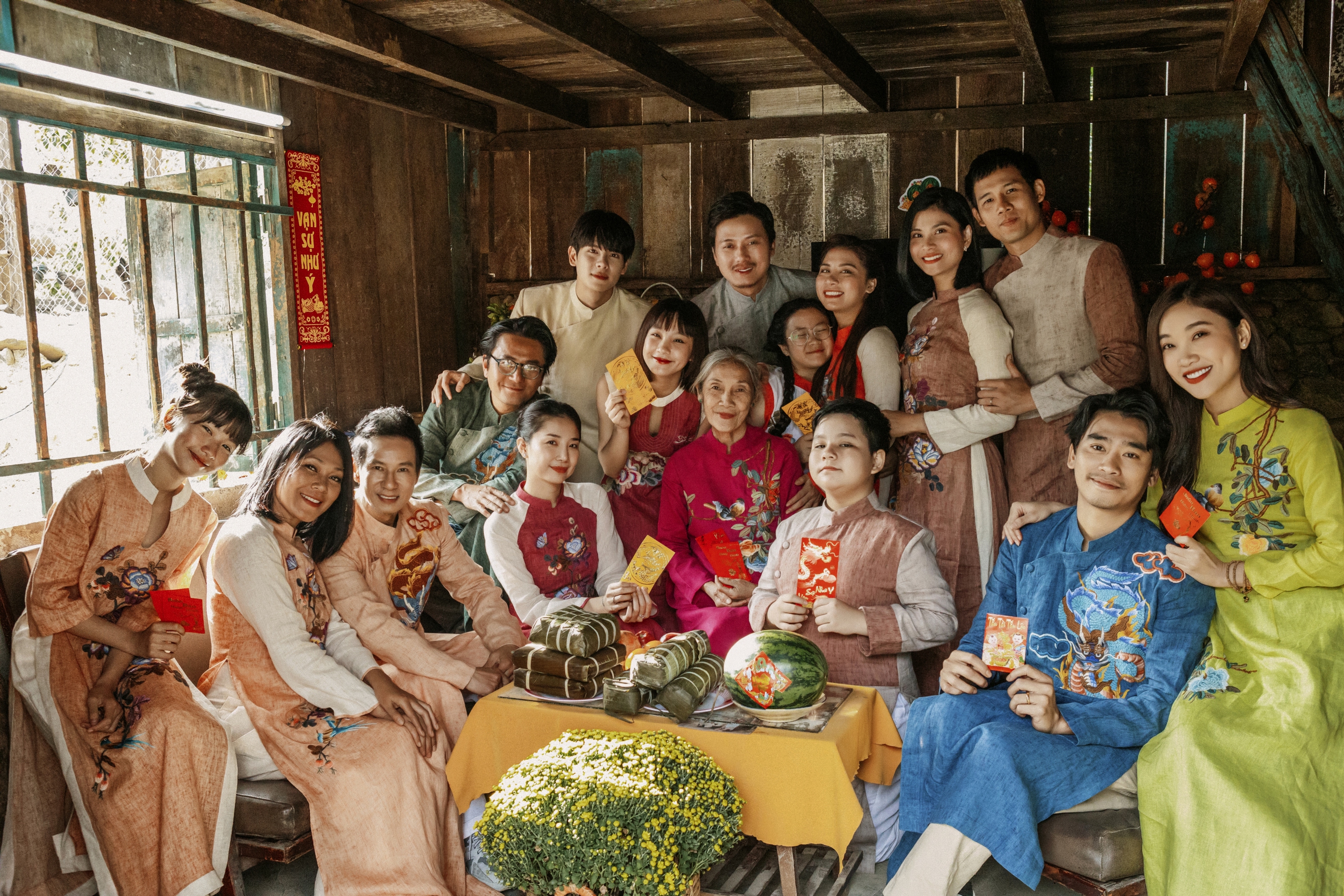 Vợ chồng L&yacute; Hải du xu&acirc;n c&ugrave;ng d&agrave;n diễn vi&ecirc;n 'Lật mặt 7'- Ảnh 1.