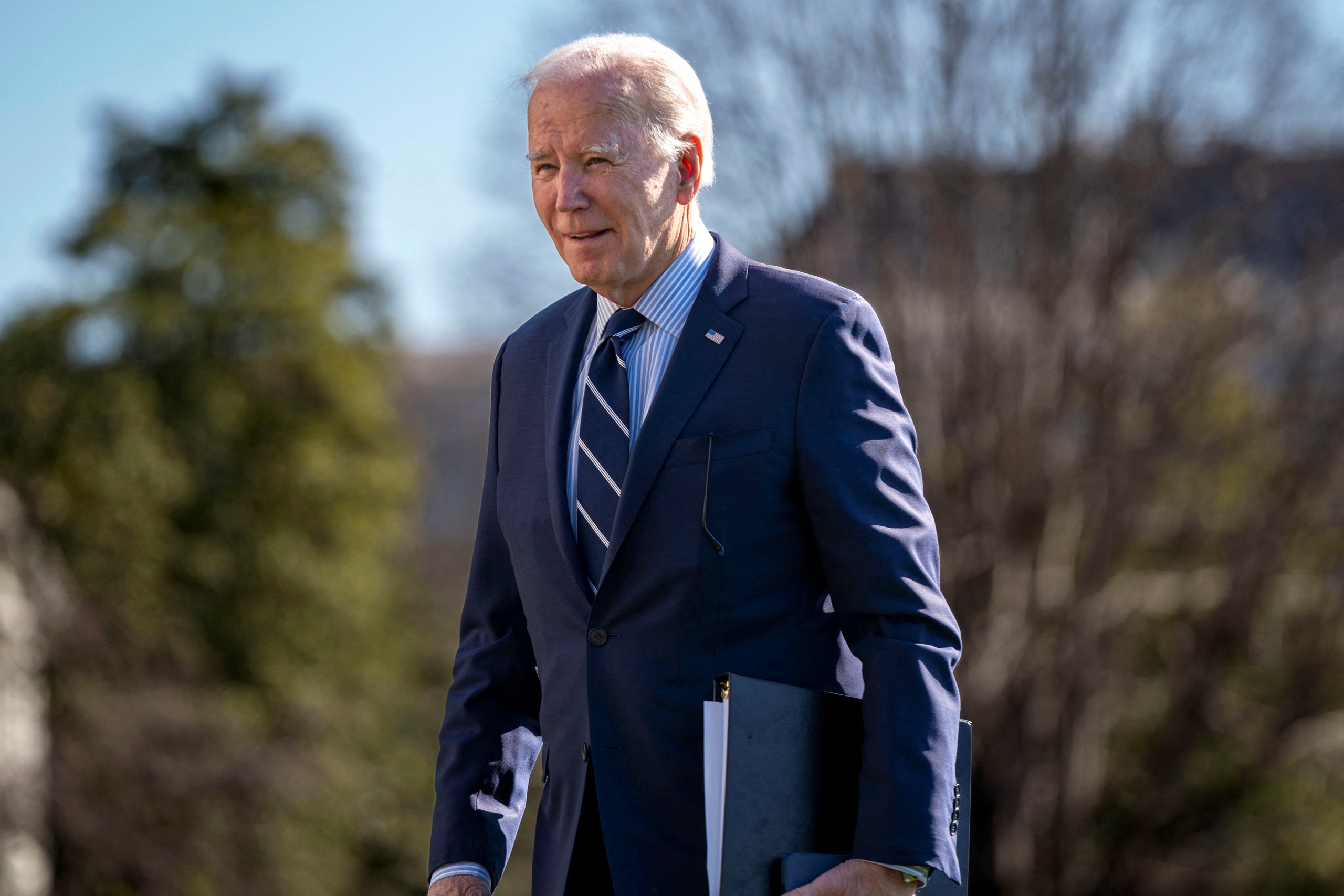 Tổng thống Biden sẵn sàng gặp Chủ tịch Hạ viện Mỹ để thúc đẩy viện trợ Ukraine- Ảnh 1.