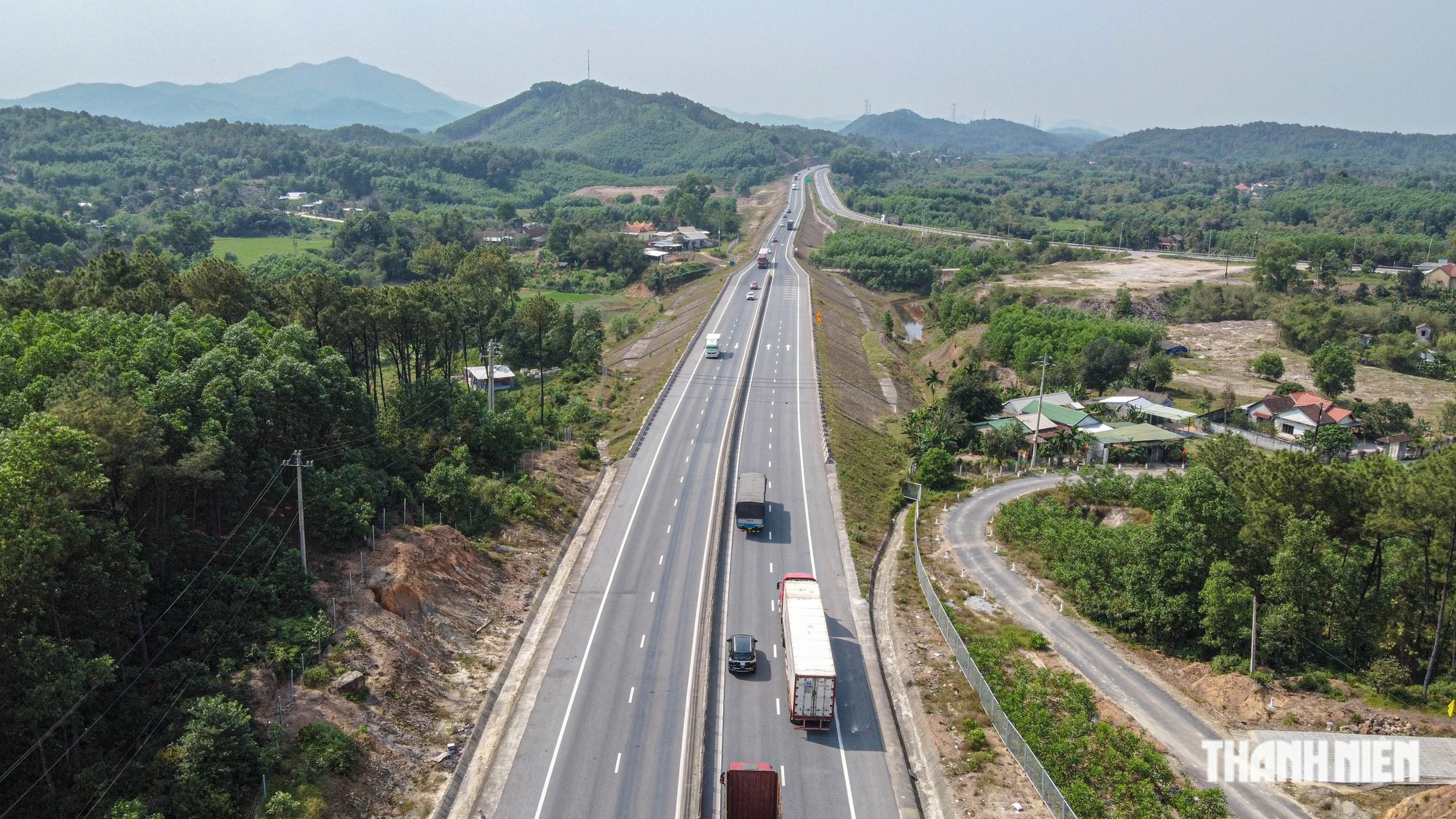 Sau tai nạn trên cao tốc Cam Lộ - La Sơn: Vẫn cảnh lấn làn, vượt ẩu- Ảnh 7.