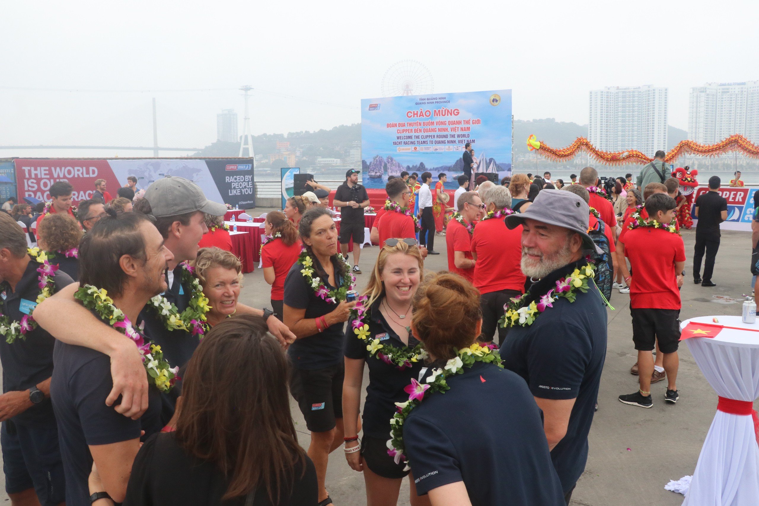 Gần 400 thủy thủ tham dự giải Clipper race được chào đón nồng hậu tại Hạ Long- Ảnh 4.