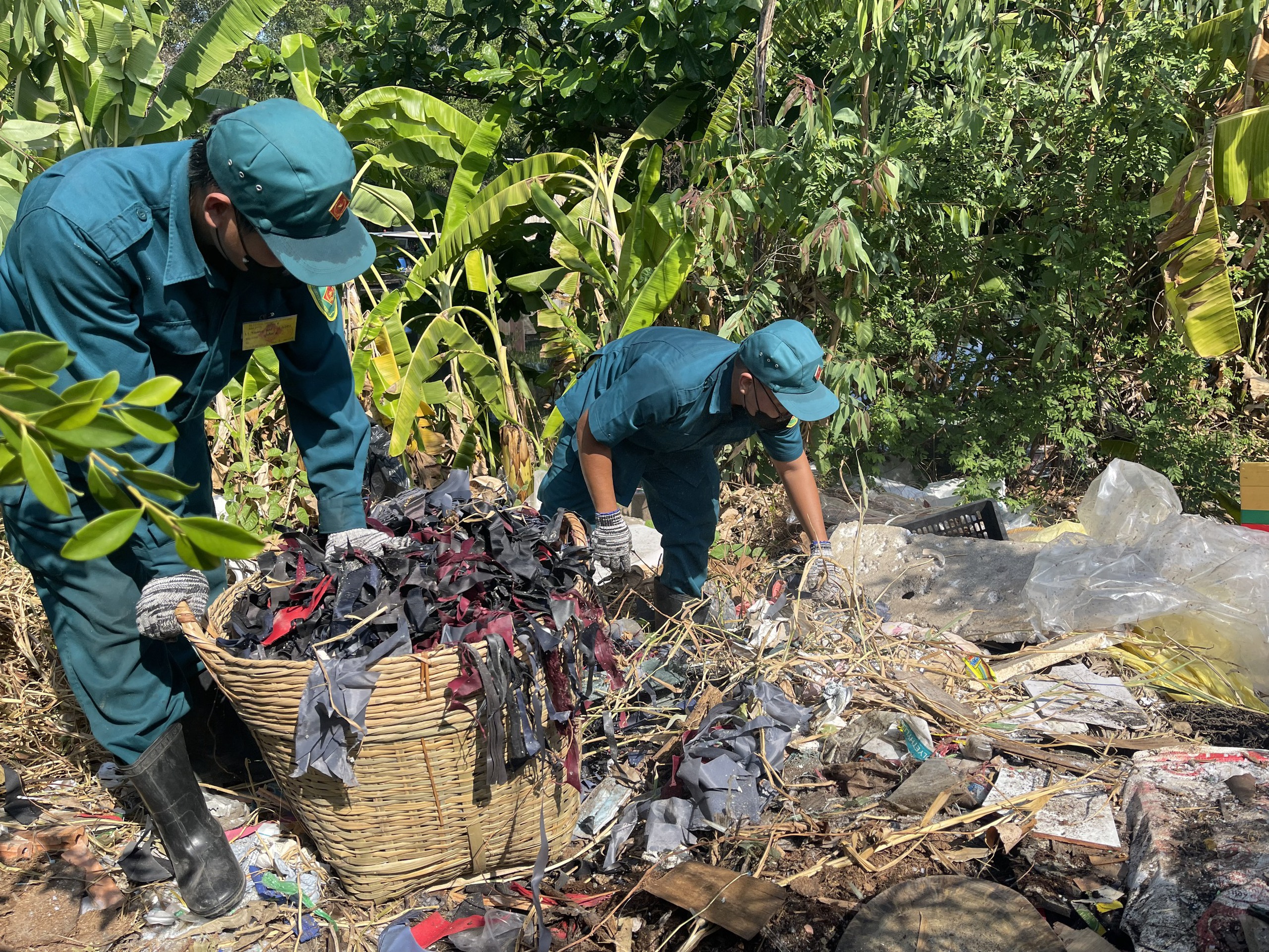 Tháng Thanh niên 2024: Choáng ngợp với ‘núi’ rác ngập ngụa được bạn trẻ dọn sạch sẽ- Ảnh 2.