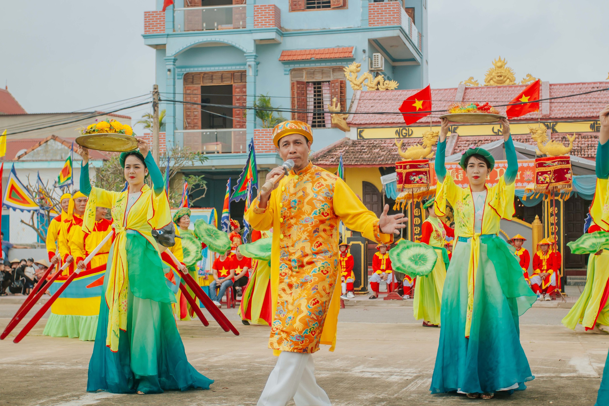 Độc đáo lễ hội cầu ngư tại làng chài gần 400 năm ở Quảng Bình- Ảnh 6.