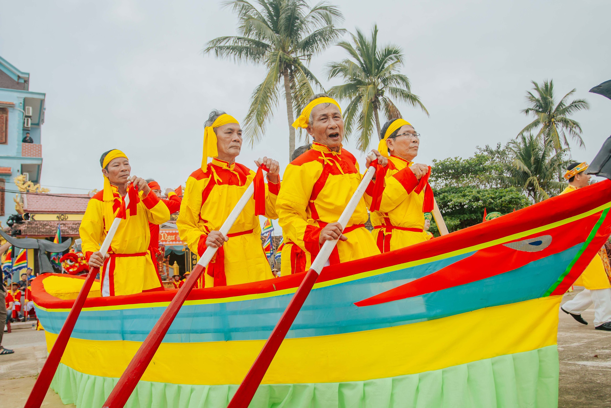 Độc đáo lễ hội cầu ngư tại làng chài gần 400 năm ở Quảng Bình- Ảnh 9.