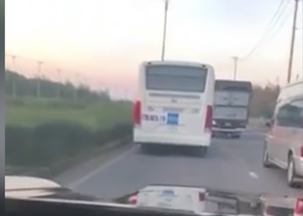 Chủ tịch tỉnh Bình Định quay video phản ánh xe tập lái vi phạm- Ảnh 1.