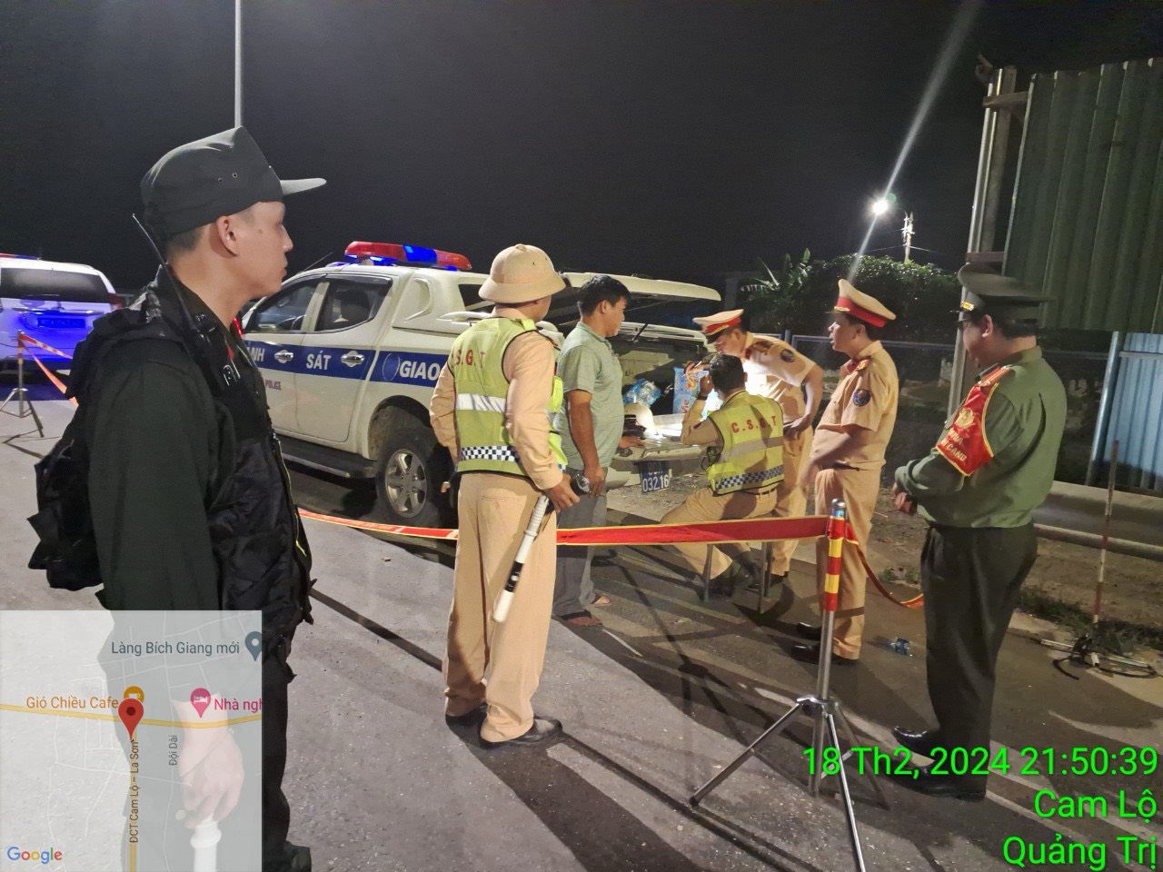 Cảnh sát hóa trang xử lý xe vượt ẩu trên cao tốc Cam Lộ - La Sơn- Ảnh 3.