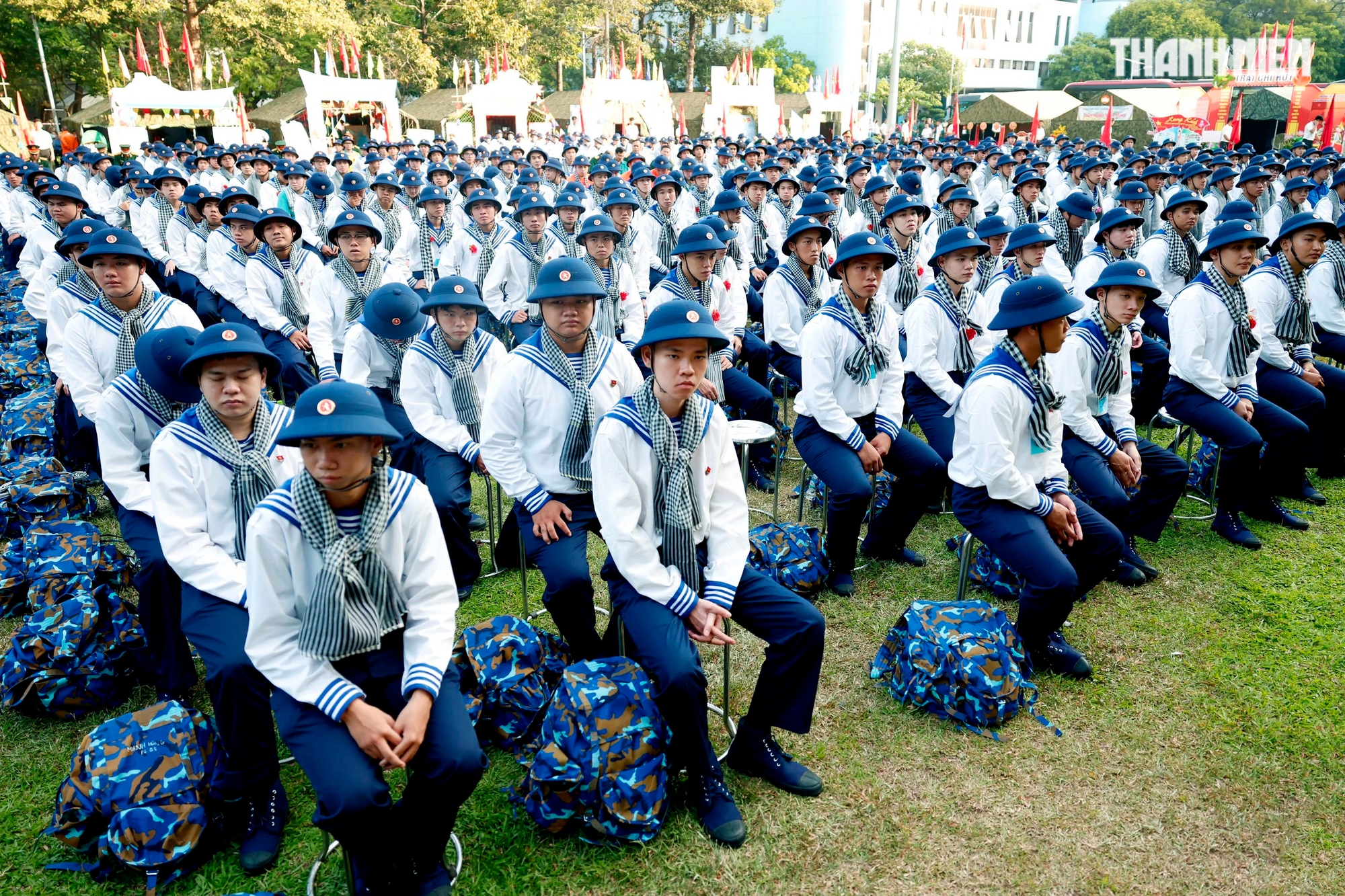 Thanh niên TP.HCM lên đường nhập ngũ: Về ngôi nhà chung cùng bảo vệ Tổ quốc- Ảnh 1.