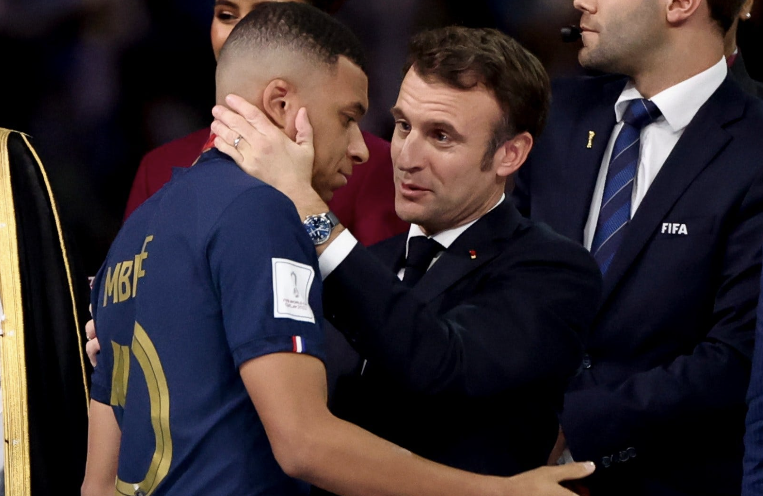 Mbappe gặp Tổng thống Pháp Macron, CLB Real Madrid có lo lắng?