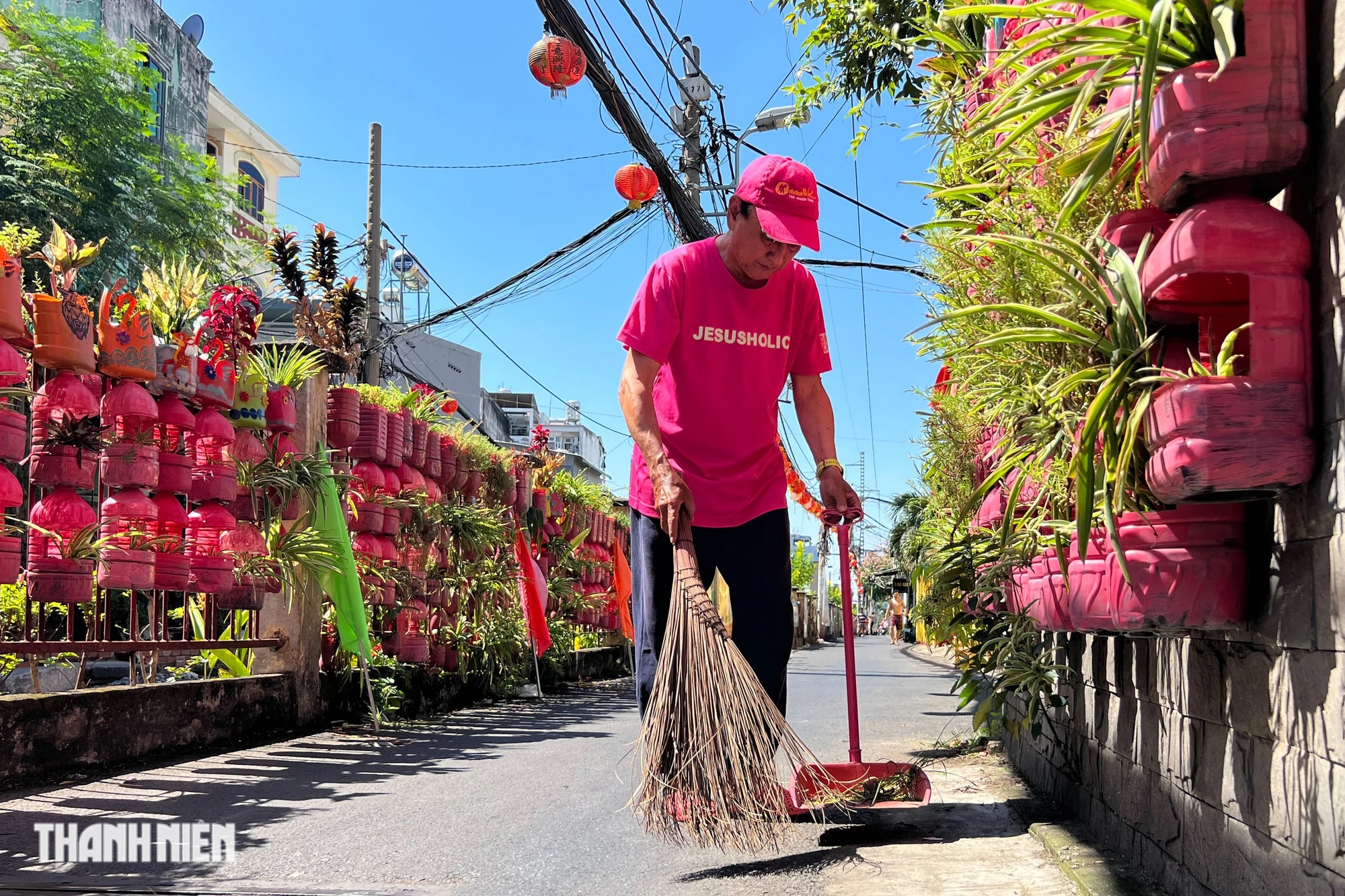 Căn nhà nhuộm hồng toàn bộ ở TP.HCM bởi người đàn ông U.70 trẻ trung mặc áo hồng- Ảnh 12.