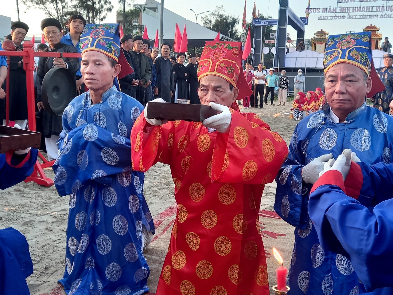 Ngư dân Đà Nẵng tranh tài tại lễ hội cầu ngư truyền thống- Ảnh 2.