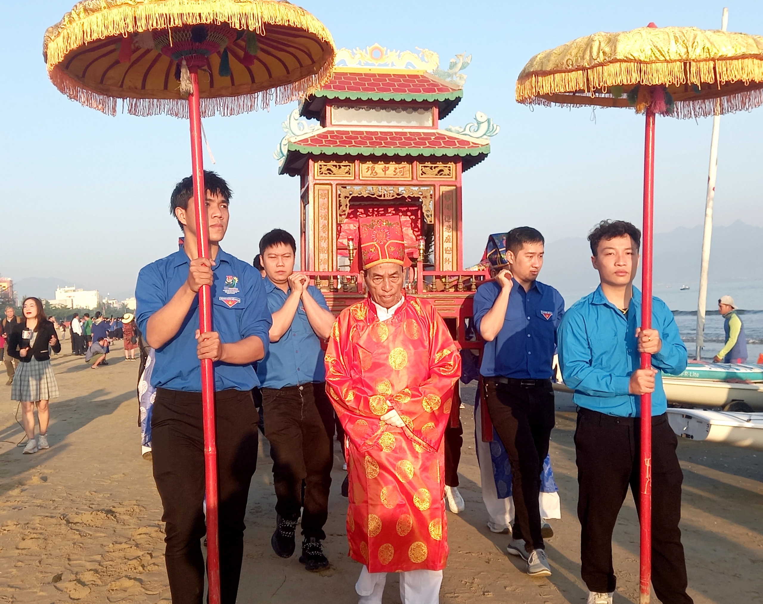 Ngư dân Đà Nẵng tranh tài tại lễ hội cầu ngư truyền thống- Ảnh 4.