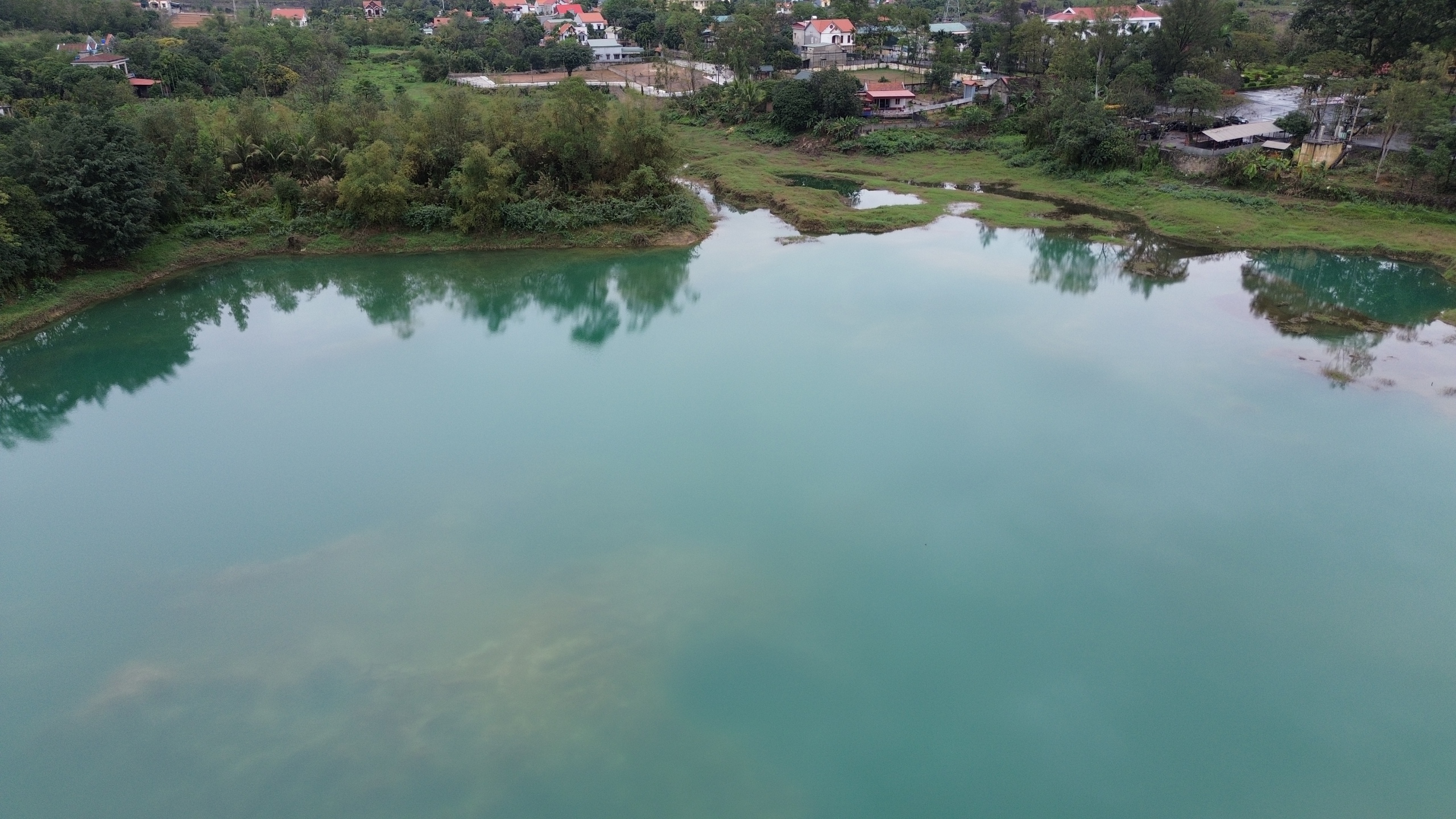 Quảng Ninh: Làm rõ dấu hiệu vi phạm trong việc đổ đất vào lòng hồ thủy lợi- Ảnh 5.