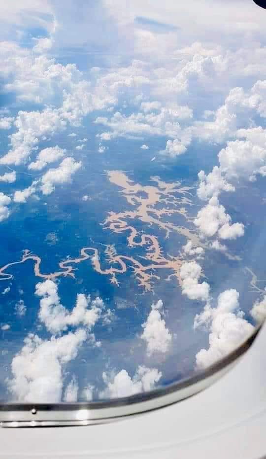 Ấn tượng hình ảnh 'tam long hội tụ' từ hệ thống sông, hồ Bình Phước- Ảnh 2.