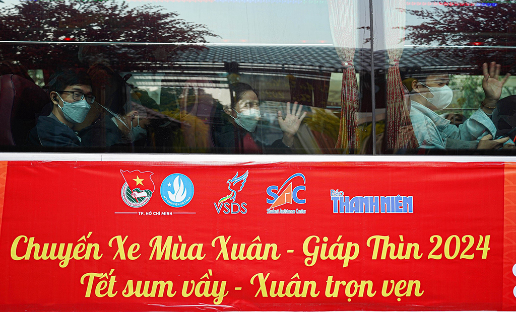 Những chuyến xe đầy ắp đoàn viên- Ảnh 8.