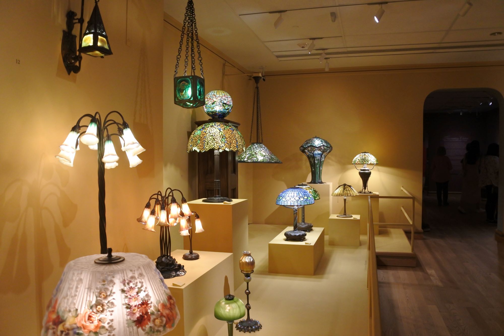 Khám phá bộ sưu tập nhãn hiệu trang sức lừng danh Tiffany của Mỹ ở bảo tàng Morse- Ảnh 3.