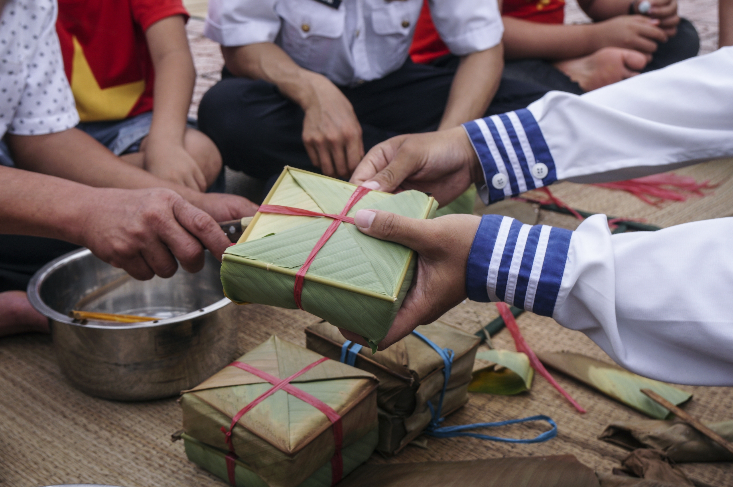 Xem lính đảo Trường Sa thi gói bánh chưng đón tết- Ảnh 11.