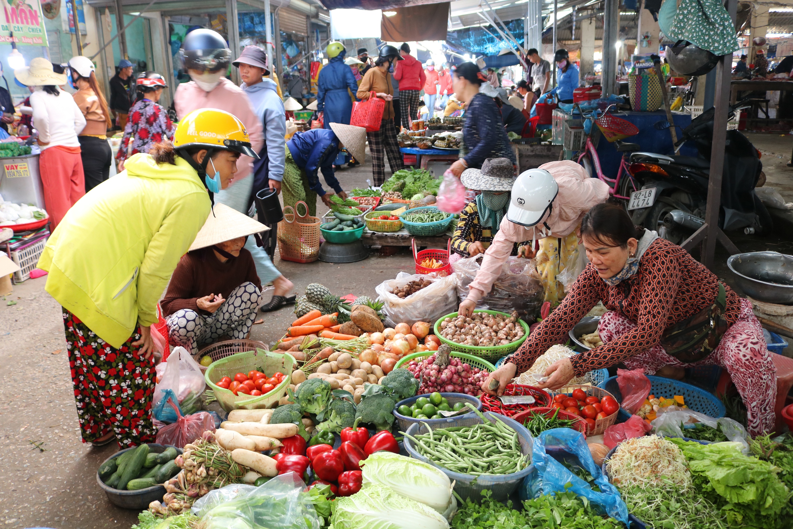 Chợ quê ngày 28 tết, người bán nhiều hơn khách mua- Ảnh 5.