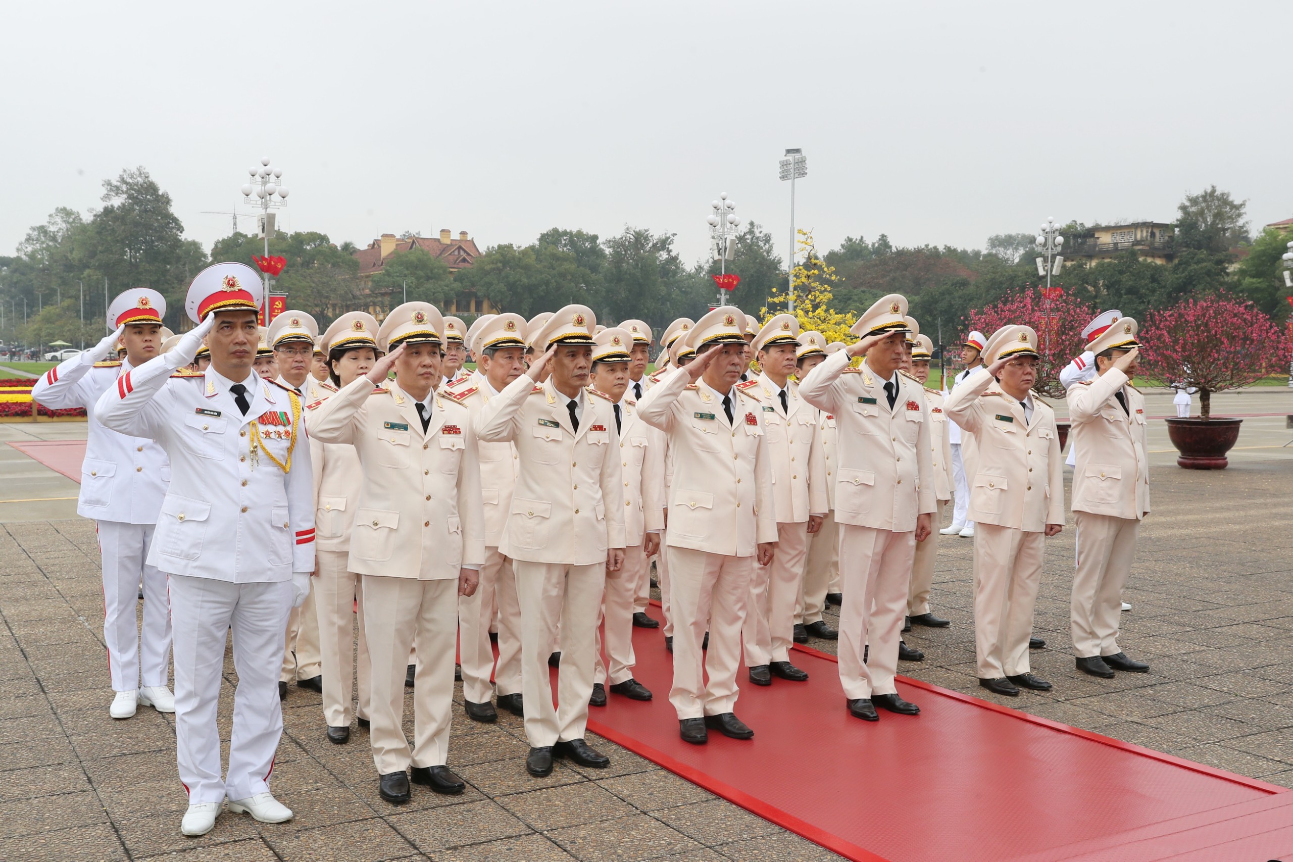 Lãnh đạo Đảng, Nhà nước viếng Chủ tịch Hồ Chí Minh nhân dịp tết Giáp Thìn 2024- Ảnh 8.