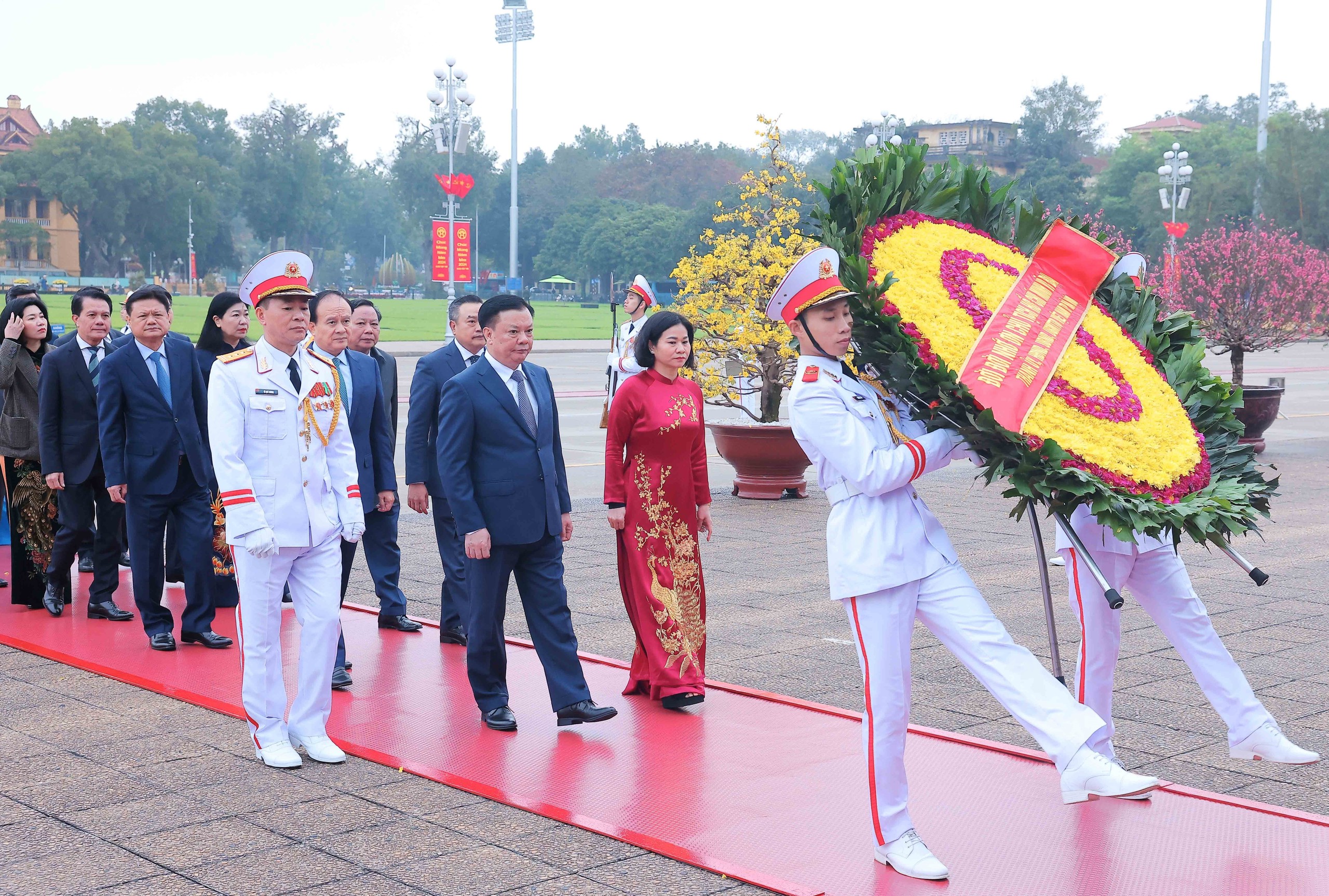 Lãnh đạo Đảng, Nhà nước viếng Chủ tịch Hồ Chí Minh nhân dịp tết Giáp Thìn 2024- Ảnh 10.