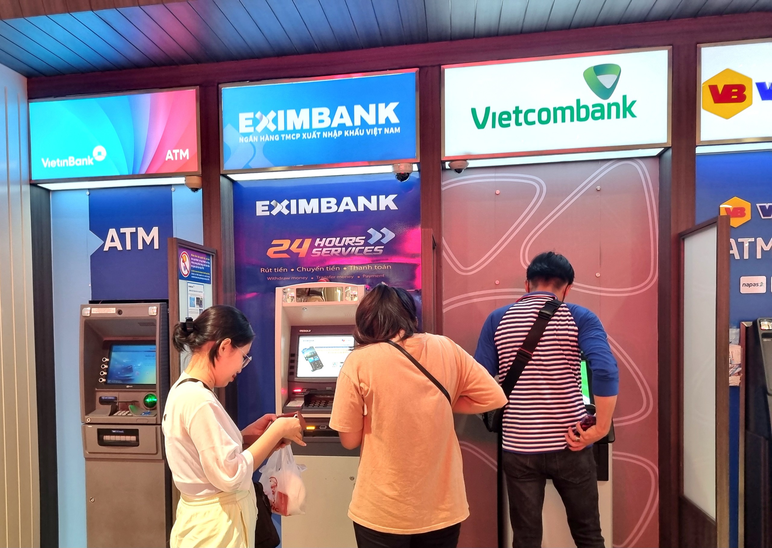 Máy ATM ế dịp tết- Ảnh 3.