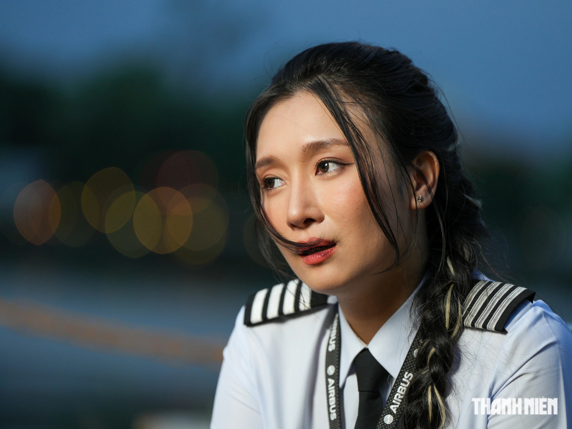 Nữ cơ trưởng hàng không Việt: Bên trong buồng lái cùng ước mơ chinh phục bầu trời- Ảnh 23.