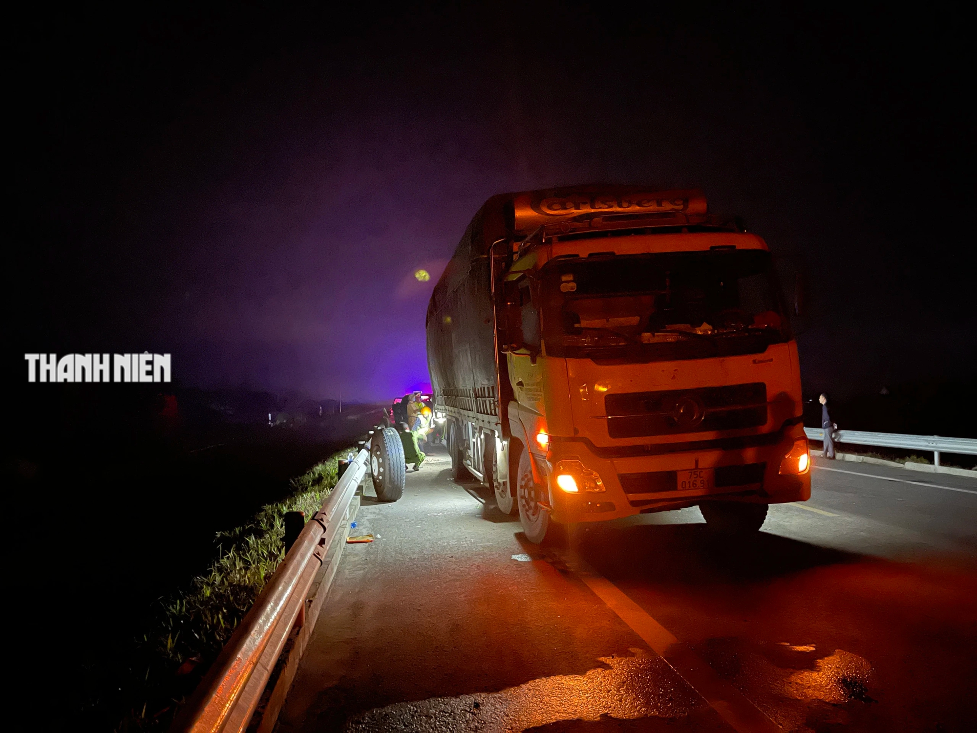 Tai nạn trên cao tốc Cam Lộ - La Sơn: Vợ chồng sắp cưới tử vong- Ảnh 3.