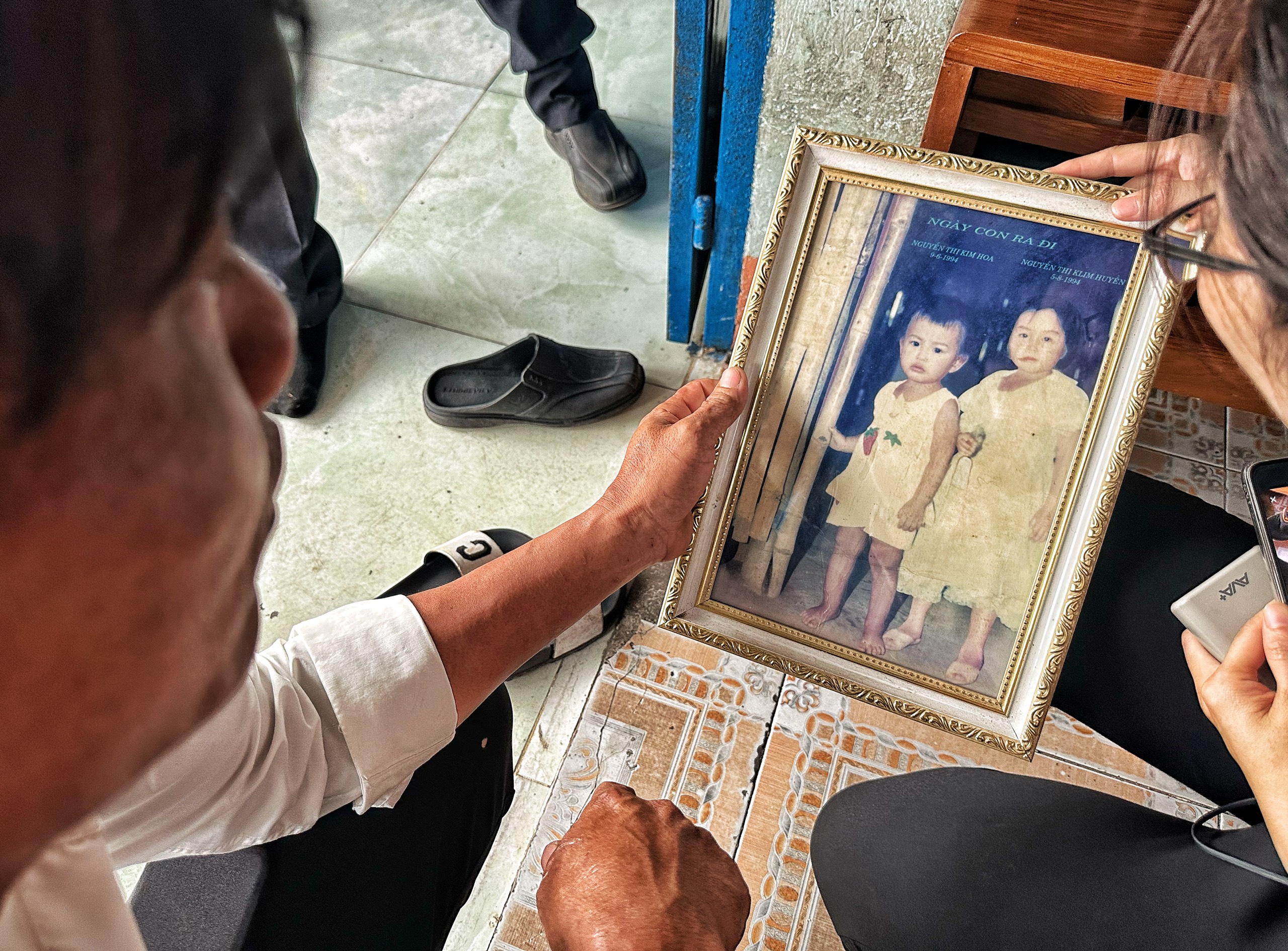 Cô gái Pháp gặp cha mẹ ruột sau 30 năm bằng bức ảnh được đăng trong 2 tiếng: Phép màu kỳ diệu- Ảnh 5.