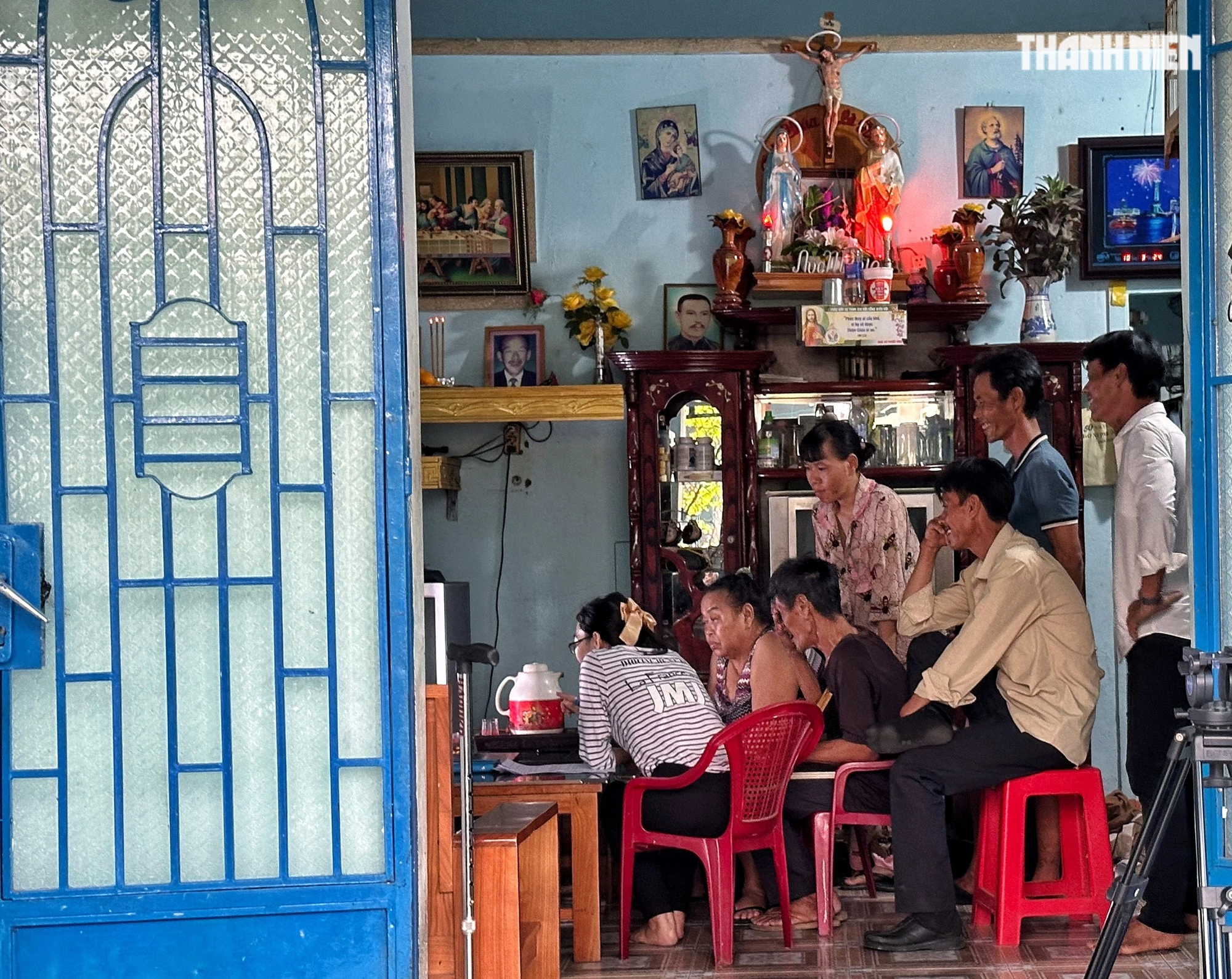 Cô gái Pháp gặp cha mẹ ruột sau 30 năm bằng bức ảnh được đăng trong 2 tiếng: Phép màu kỳ diệu- Ảnh 10.