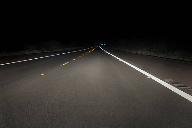 Kinh nghiệm lái xe an toàn trên cao tốc vào ban đêm- Ảnh 2.