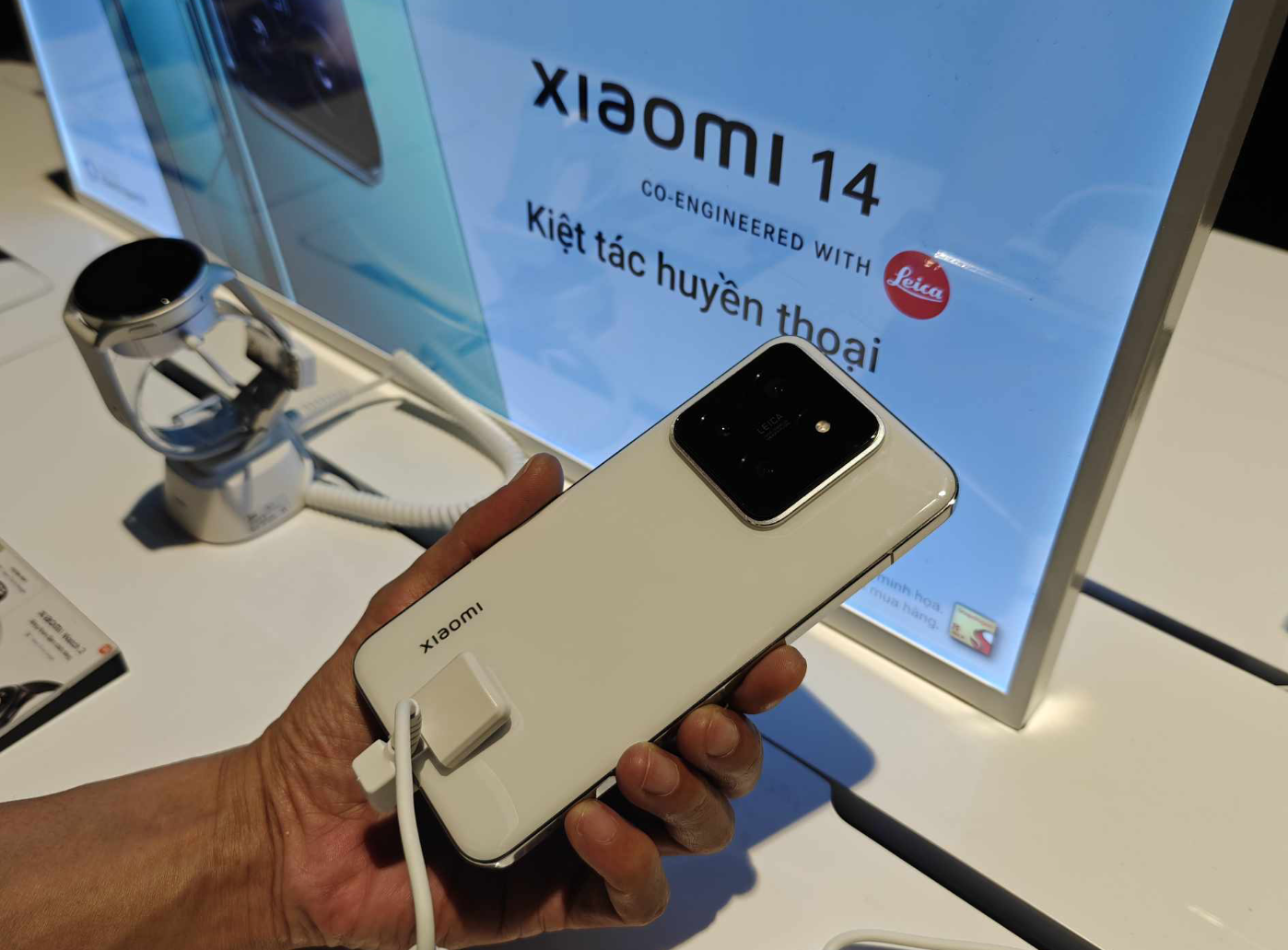 Smartphone cao cấp Xiaomi 14 ra mắt, giá từ 22,99 triệu đồng- Ảnh 2.