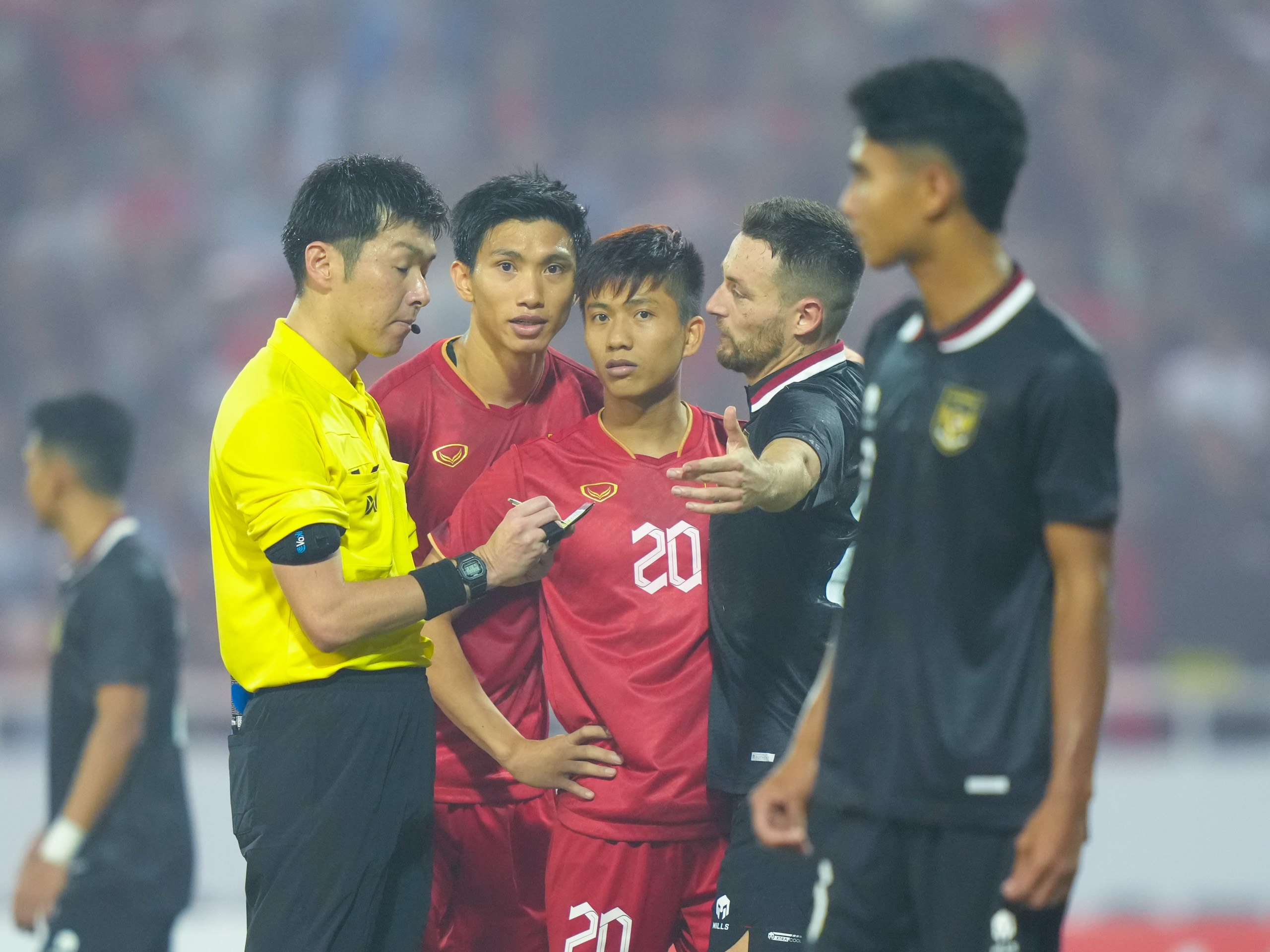 Trận chiến với đối thủ Indonesia không dành cho những người yếu tim