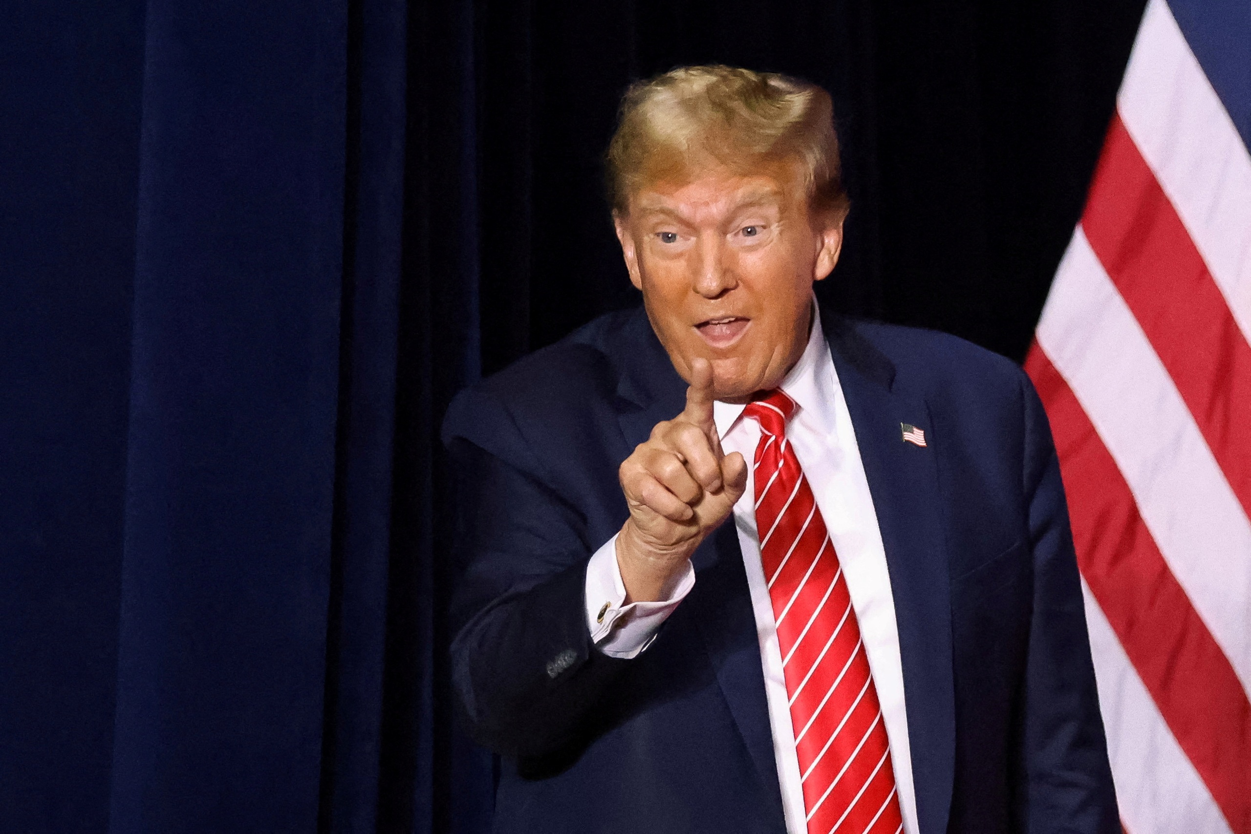 Reuters: Ông Trump chỉ đạo CIA bí mật nói xấu Trung Quốc