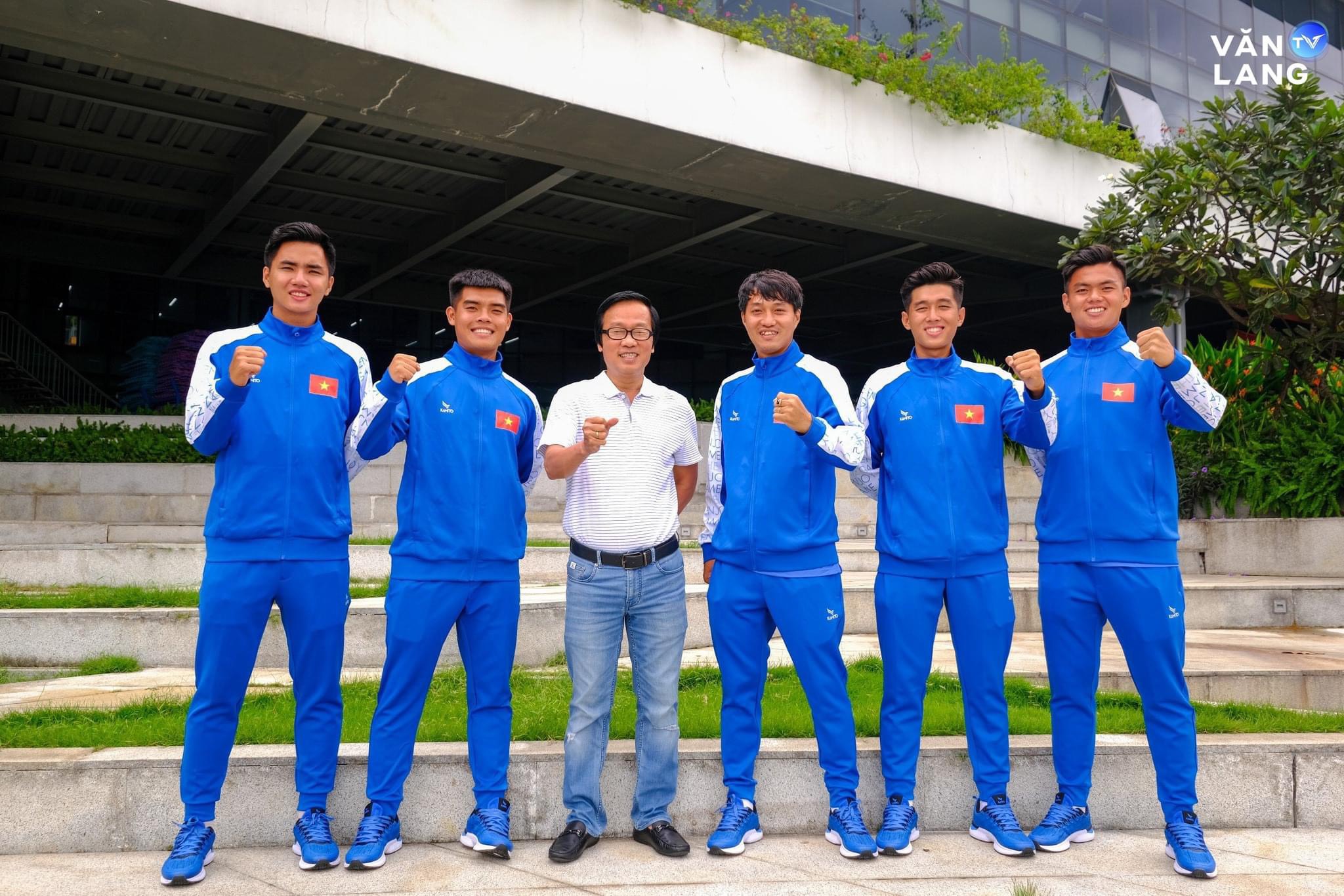 Tiến sĩ Võ Văn Tuấn mong đội bóng Trường ĐH Văn Lang sẽ là phiên bản tốt nhất của chính mình