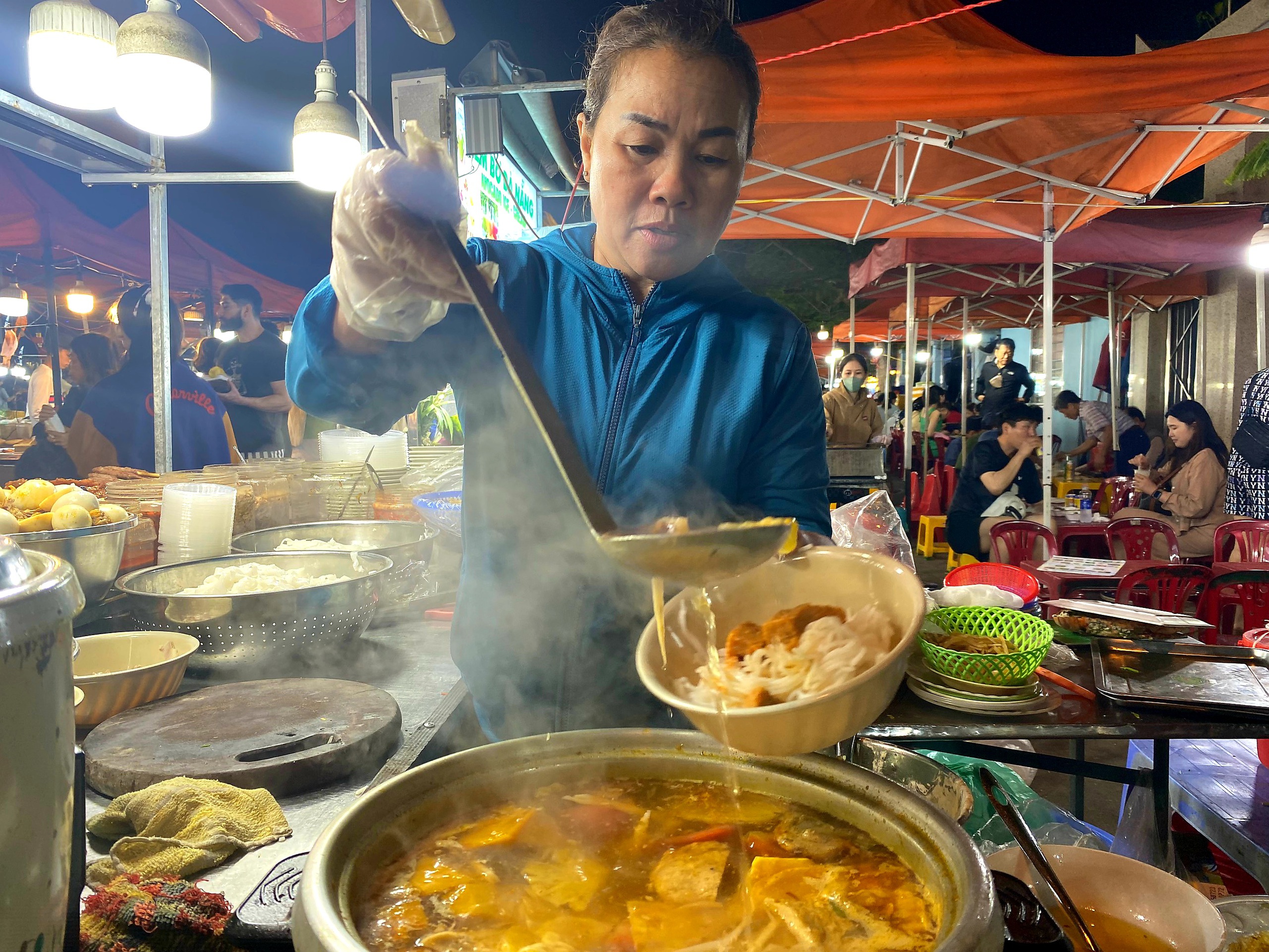 Thiên đường ẩm thực đường phố ở chợ đêm Sơn Trà- Ảnh 3.